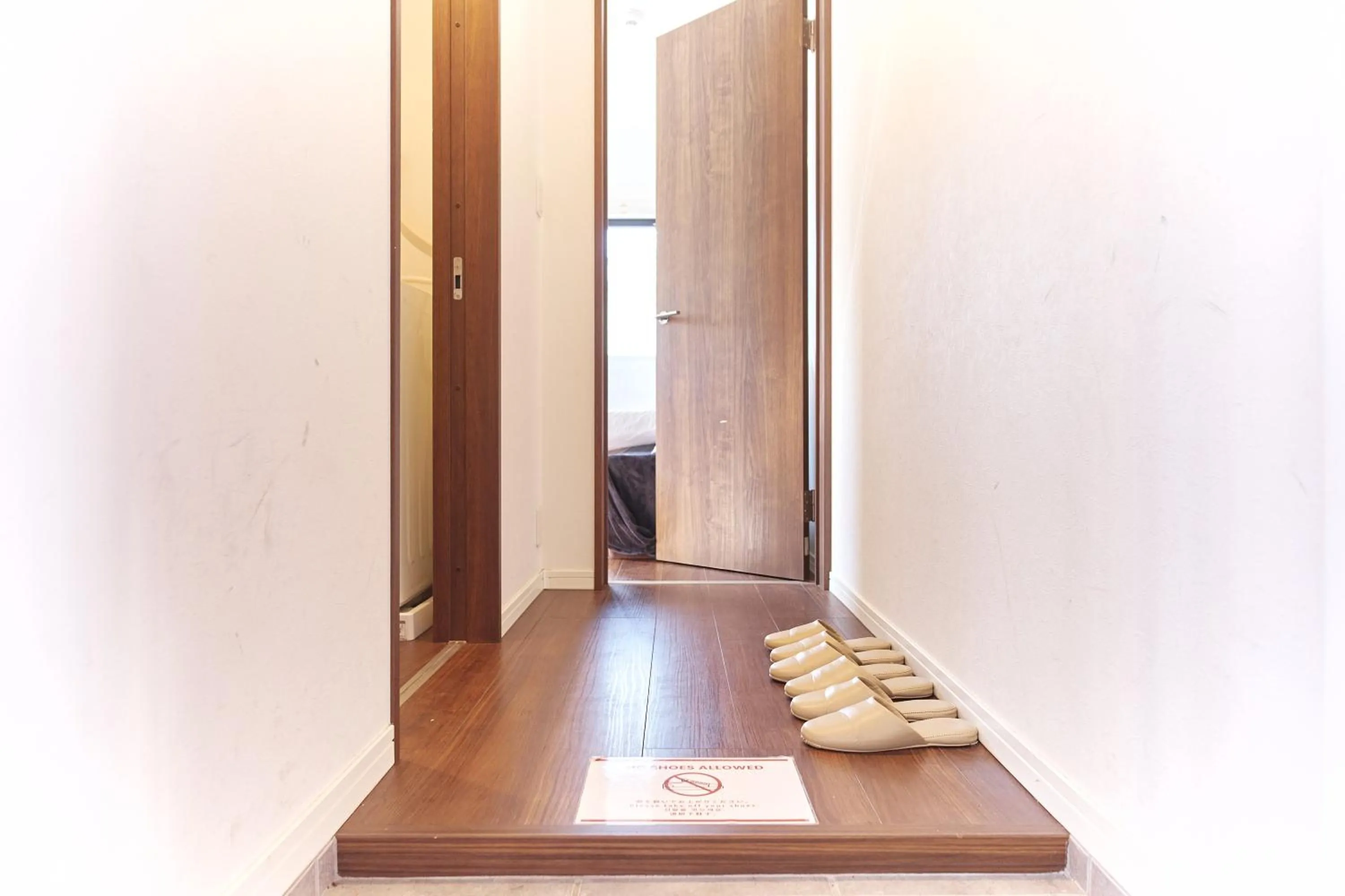 Base Hanegi Apartment by Tranova