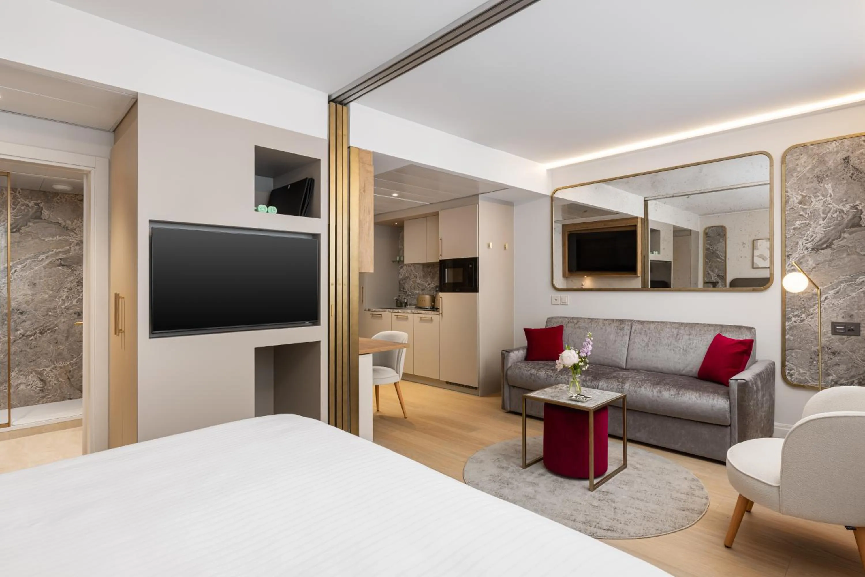 Bed in Royal Manotel