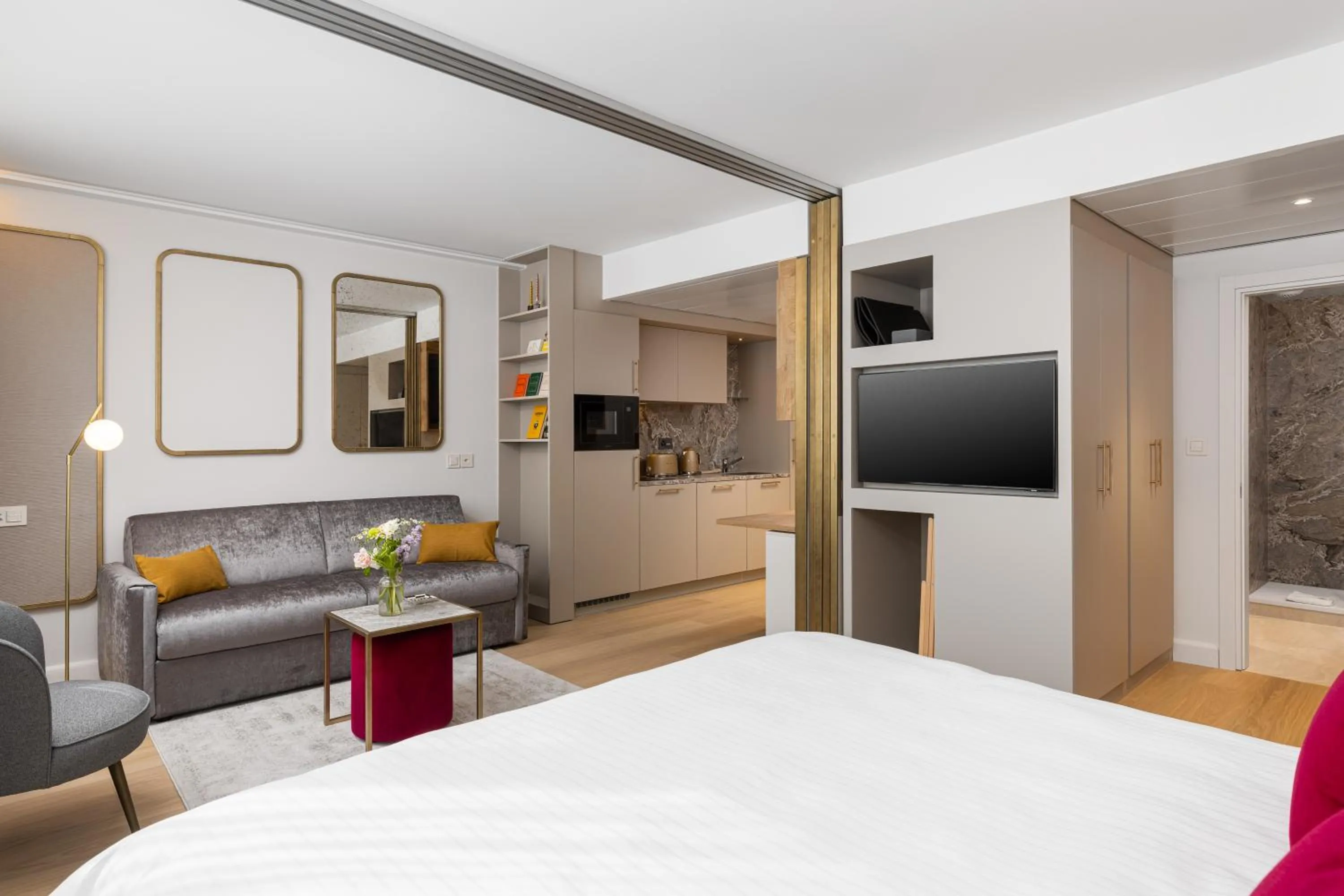 Bed in Royal Manotel