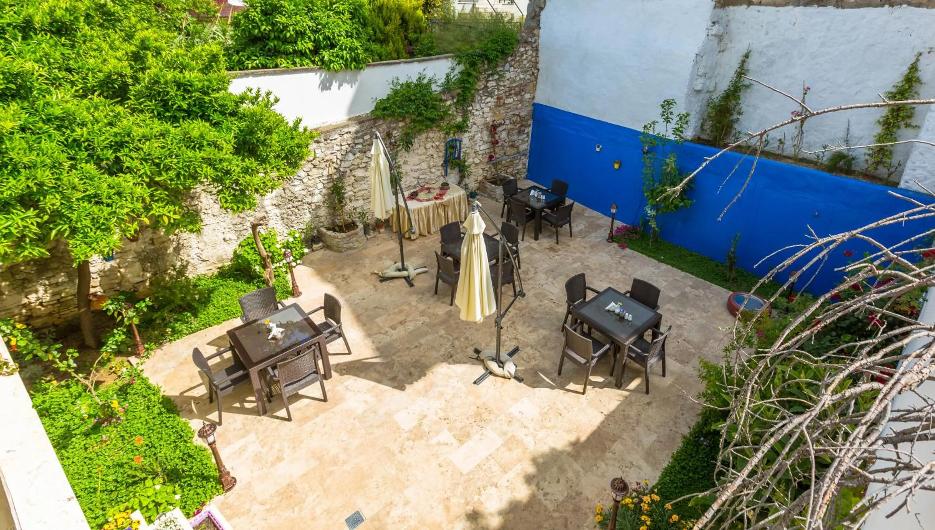 Garden in OLD TOWN BOUTIQUE HOTEL