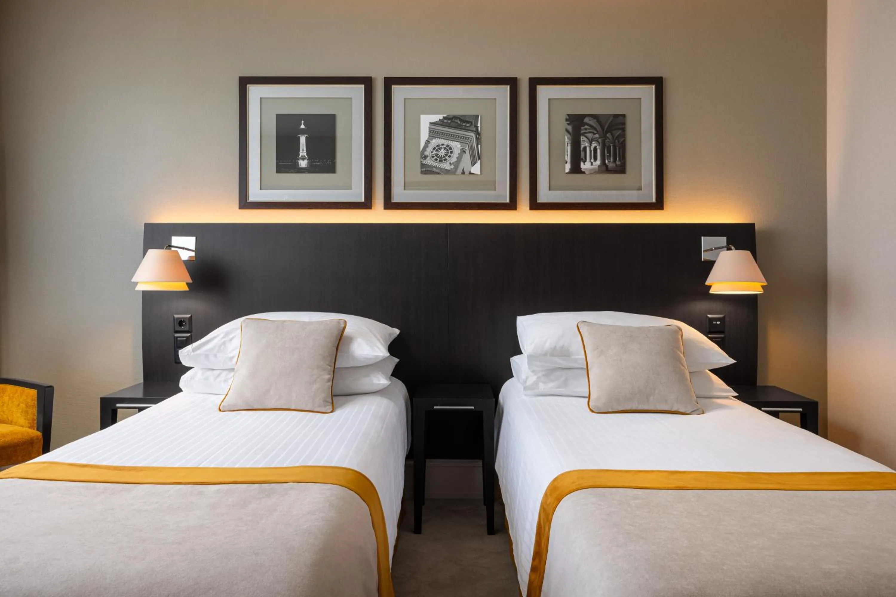 Bed in Auteuil Manotel