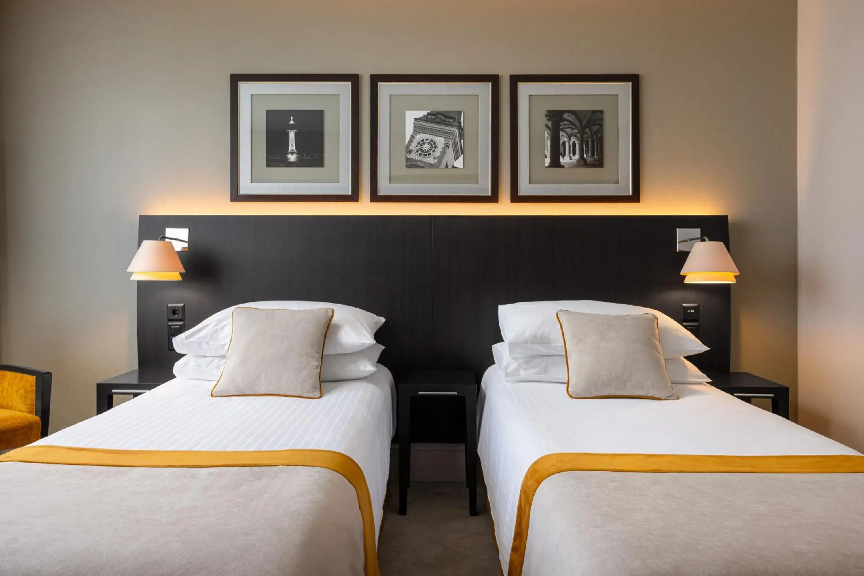 Family Room (4 Adults + 1 Child) in Auteuil Manotel Family Room (4 Adults + 1 Child) in Auteuil Manotel