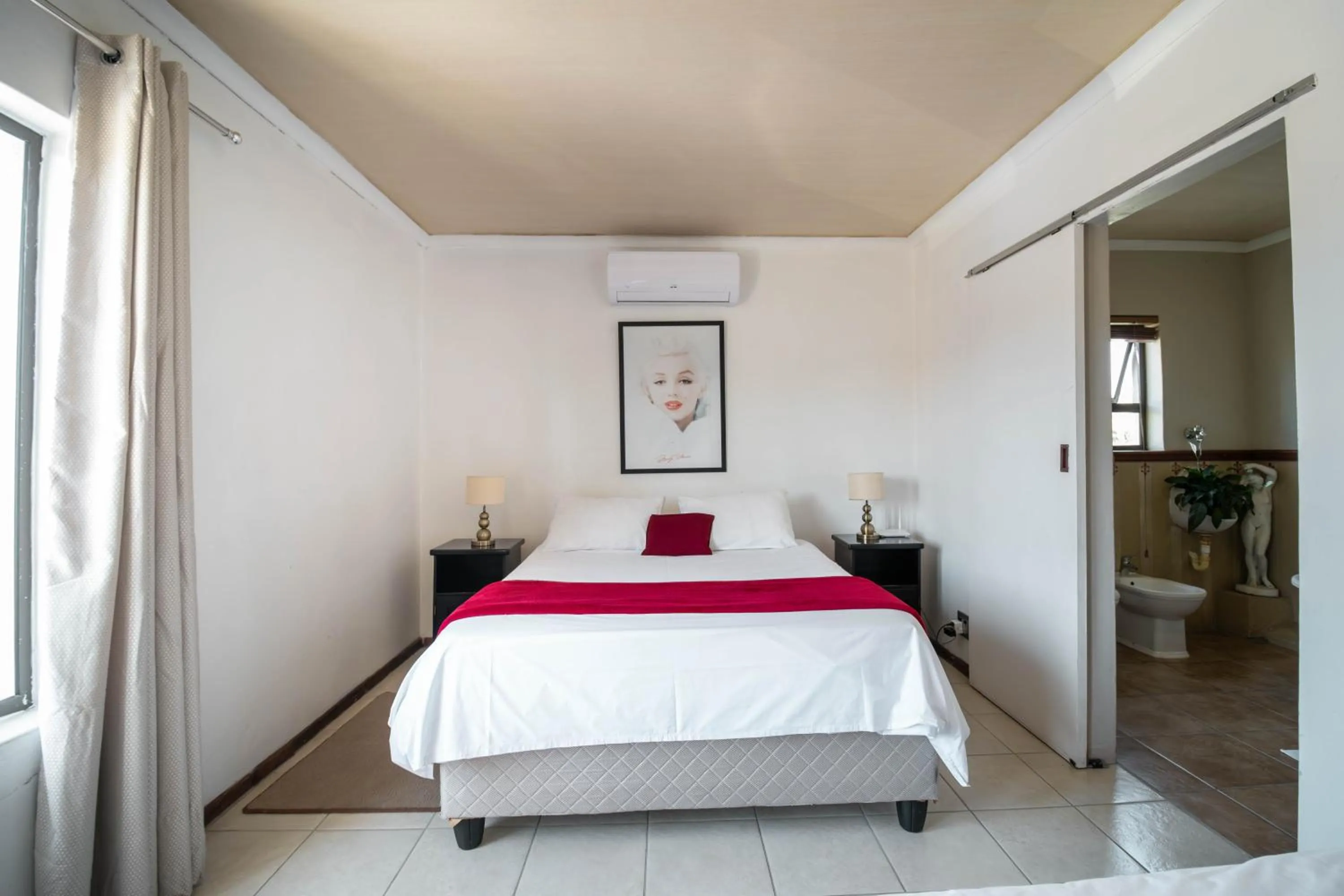 Bed in Broadway Tygervalley House