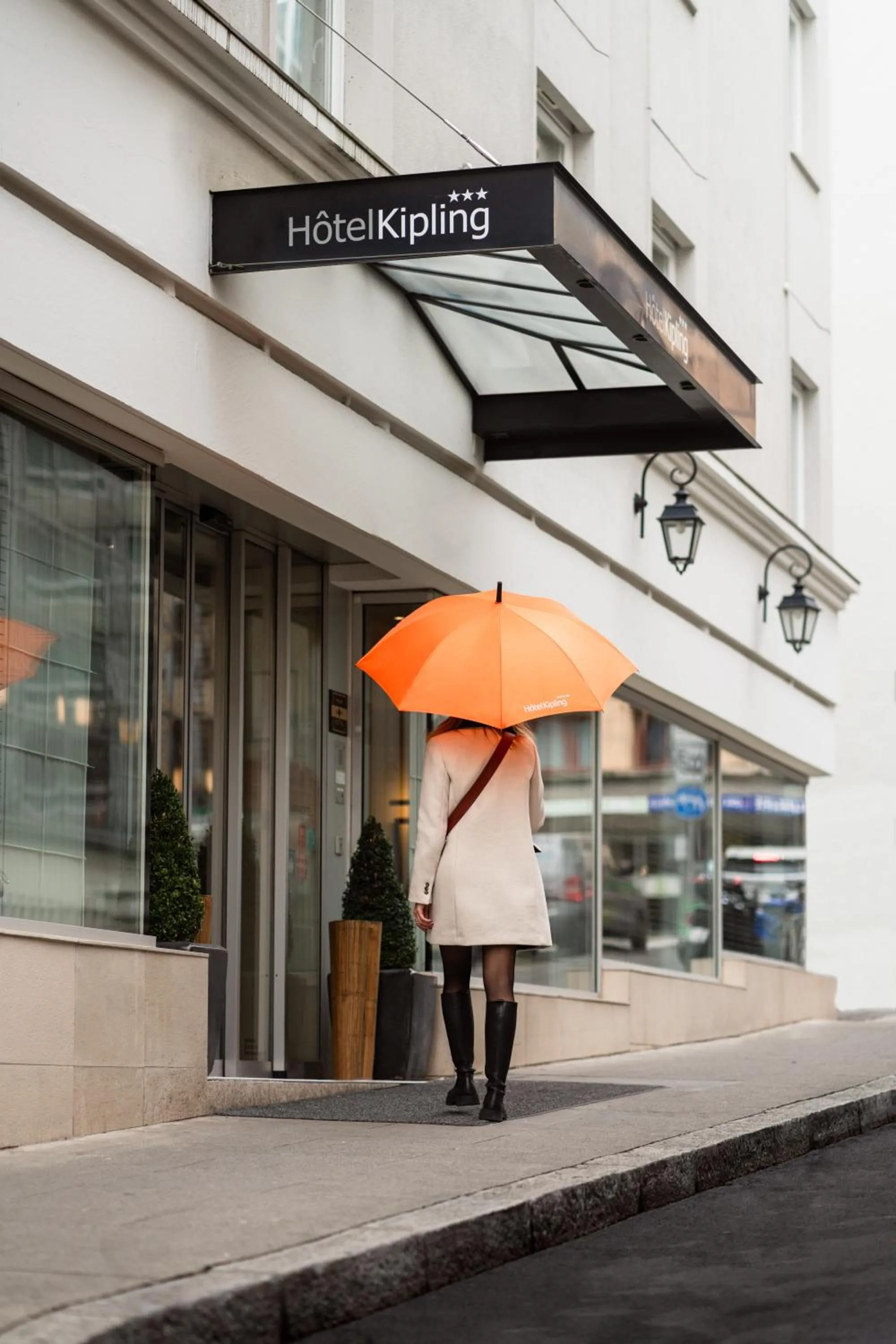 Facade/entrance in Kipling Manotel