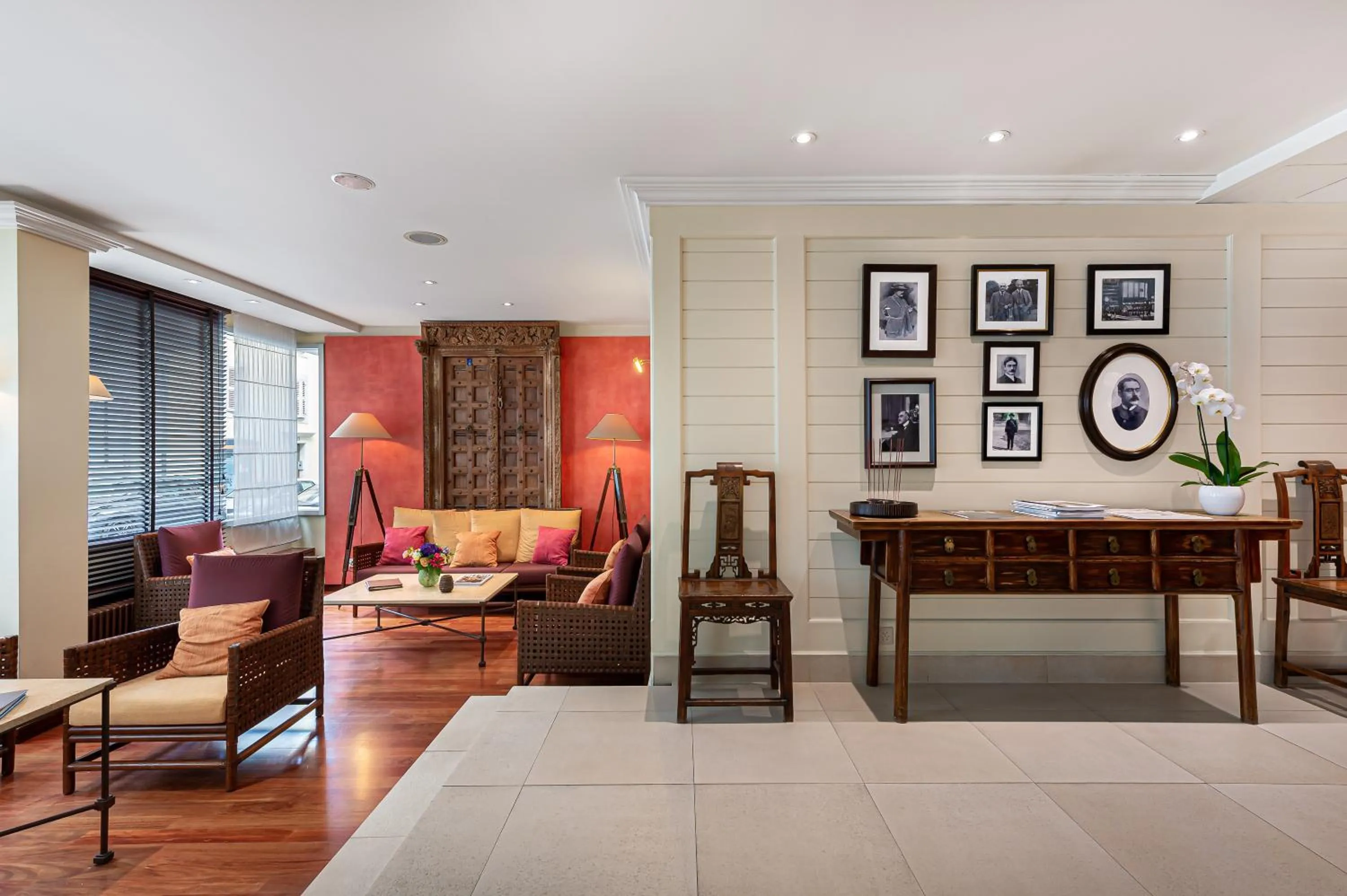 Living room in Kipling Manotel