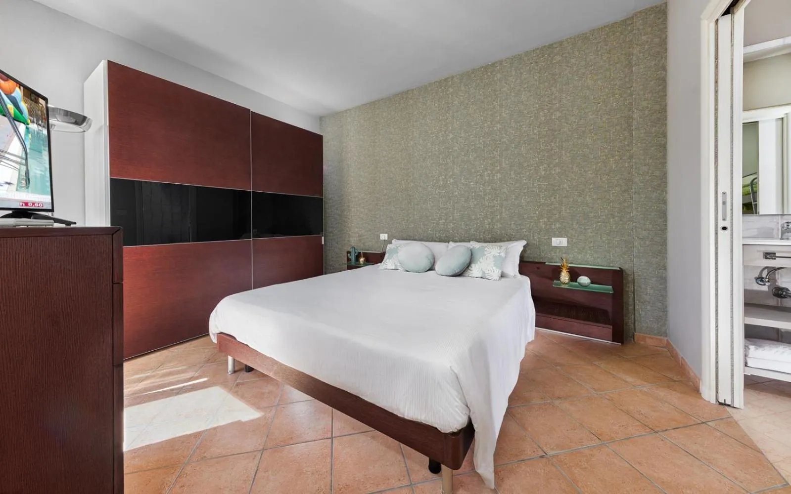 Photo of the whole room, Bed in Residence Poggio Dei Pini