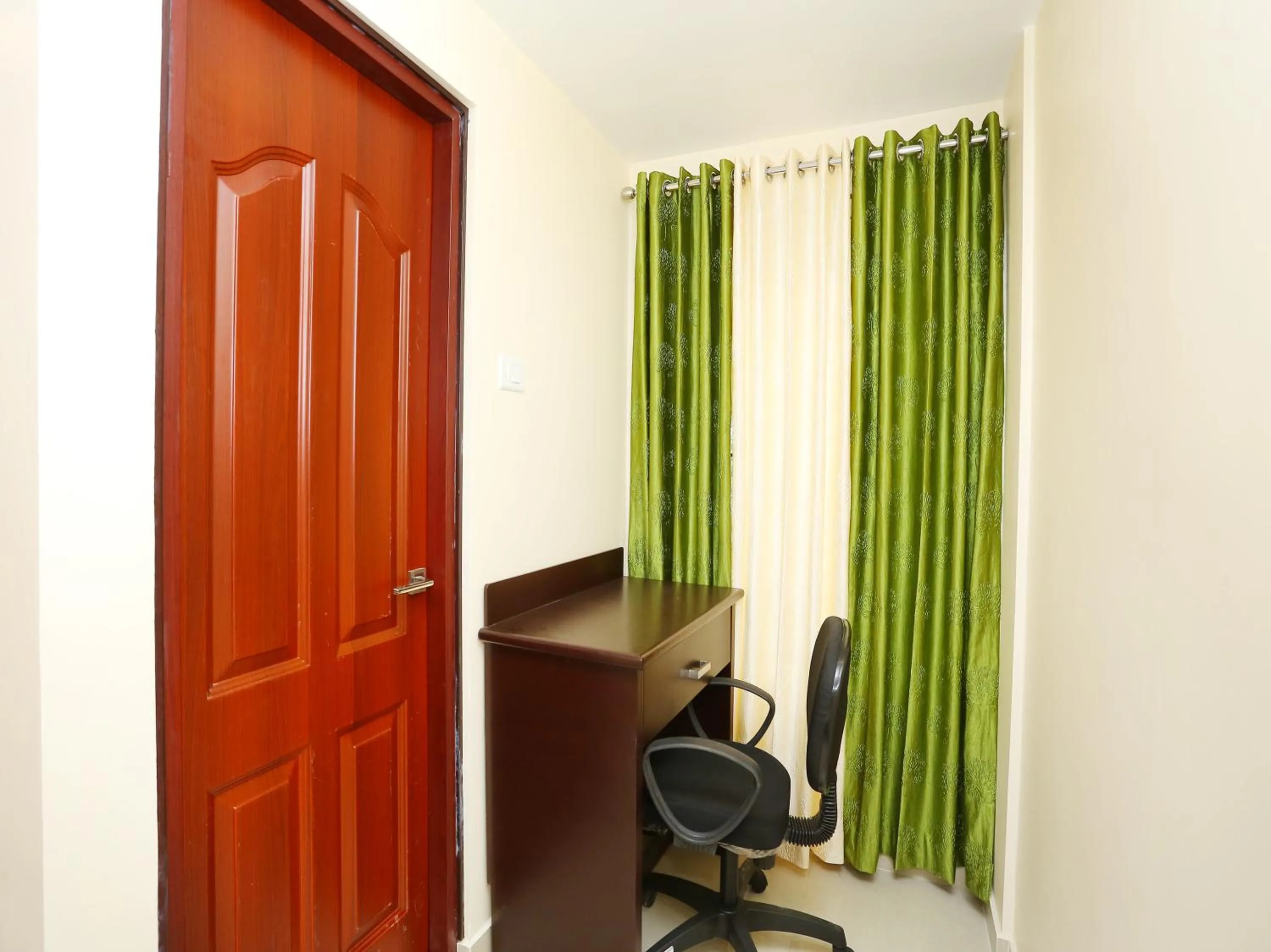 Business facilities in Aura Residency