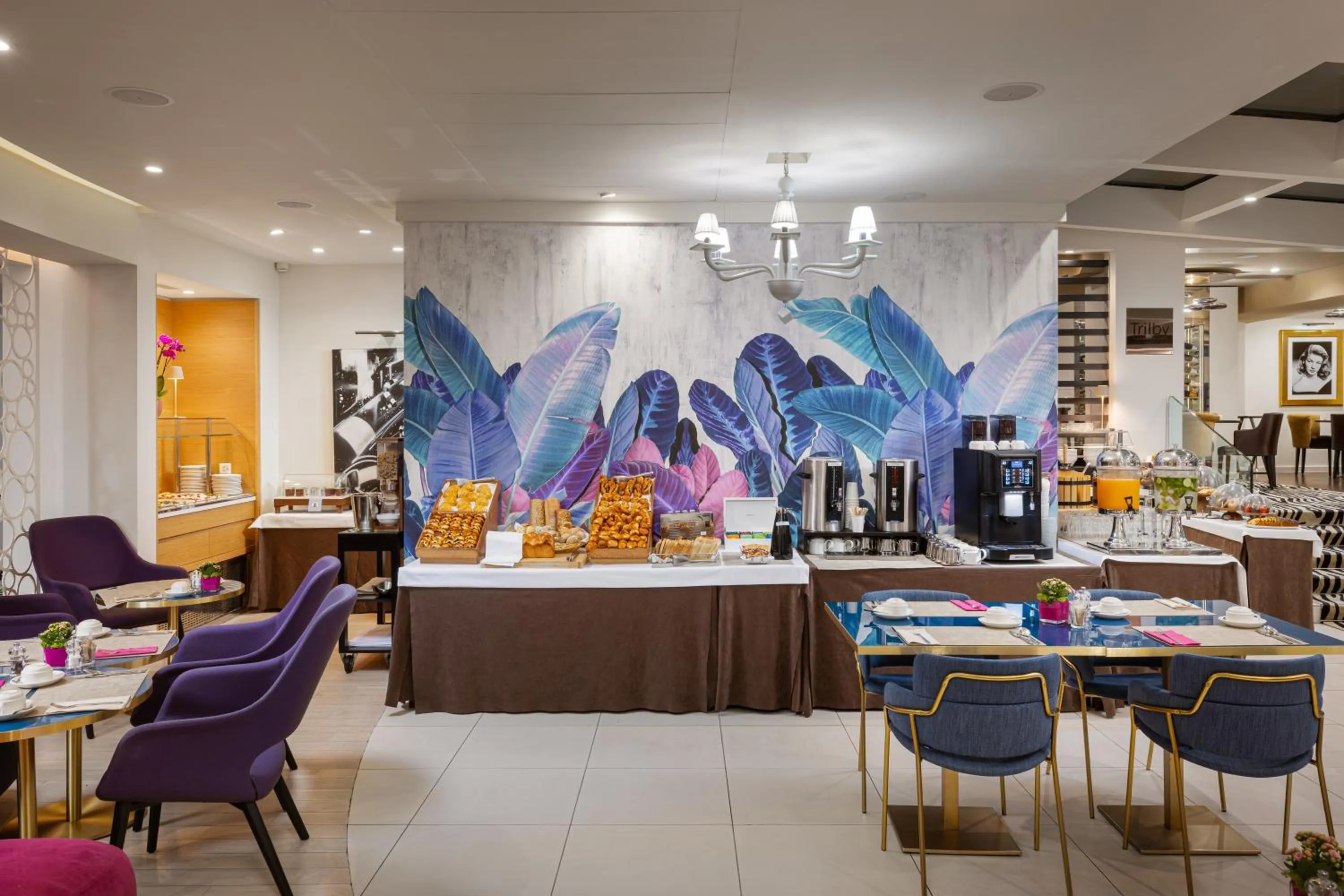 Restaurant/places to eat in N’vY Manotel