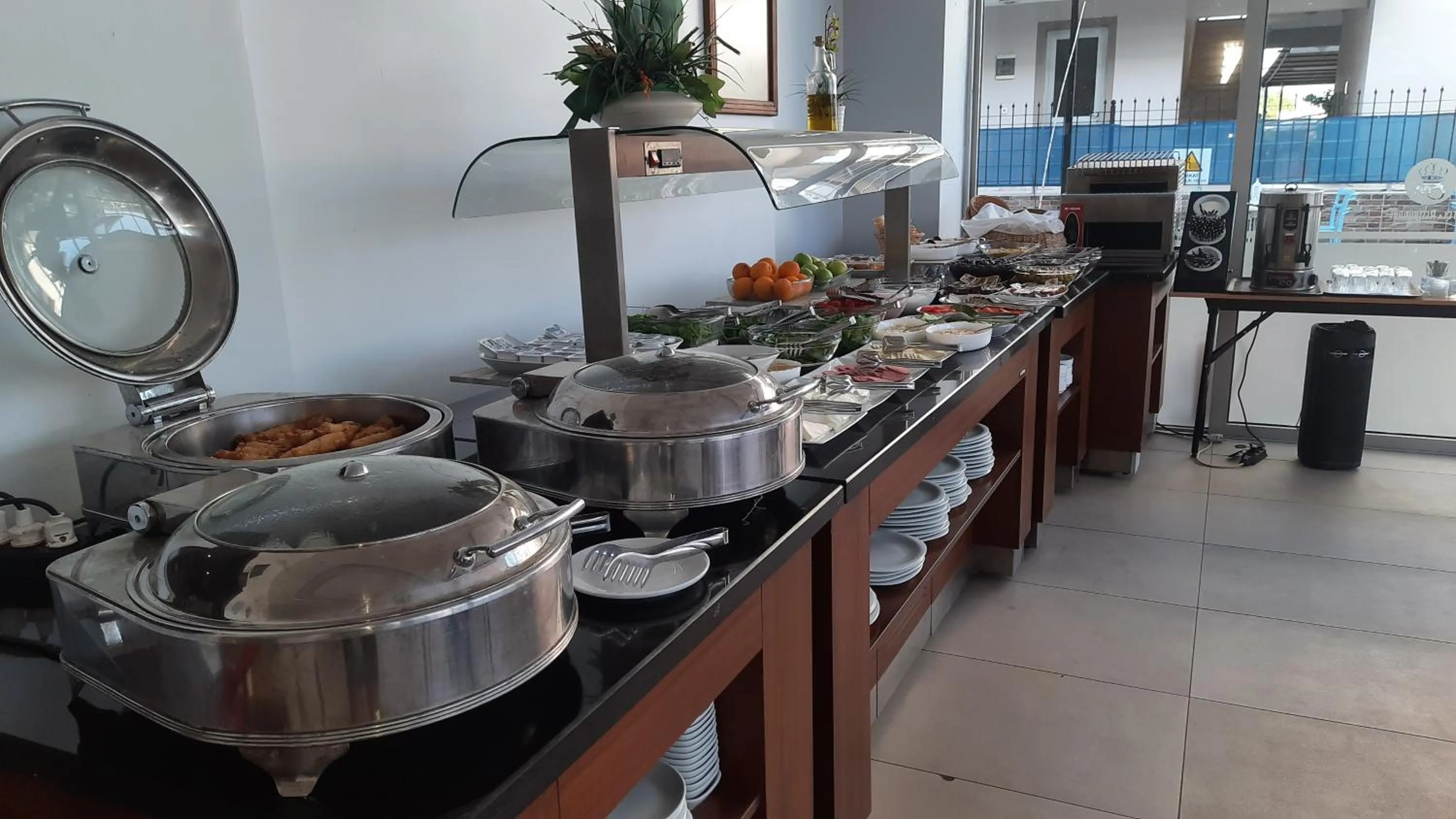 Breakfast in Pamukkale Batu Termal