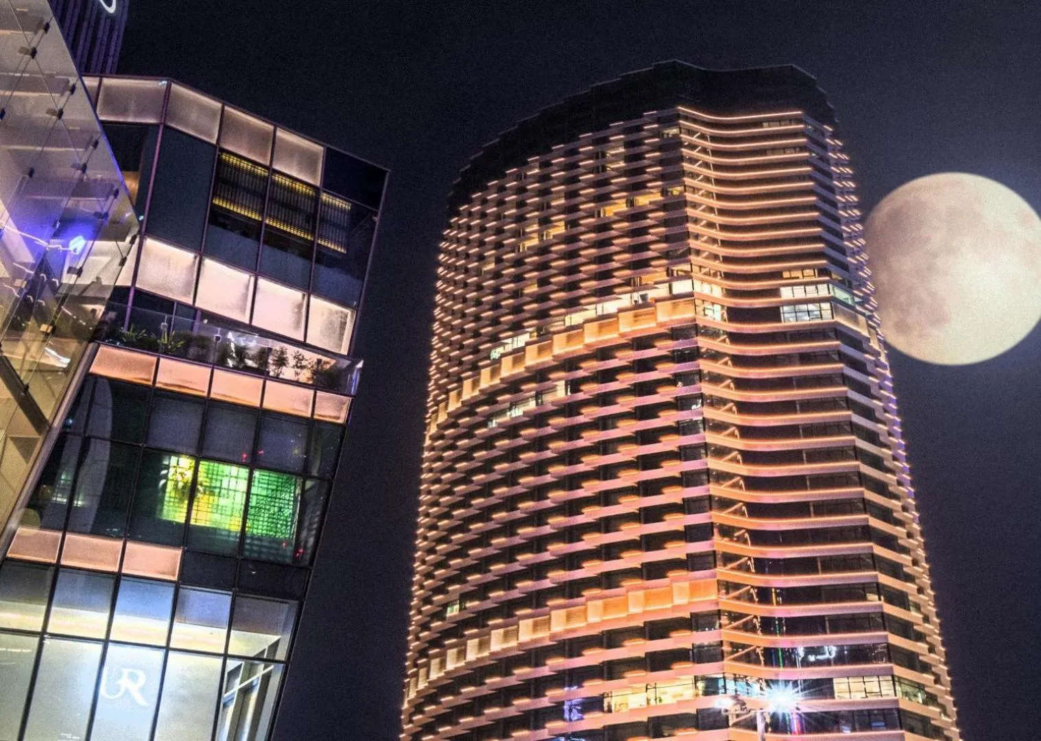 Property building in Elegant Hotel Guangzhou Zhujiang New Town Canton Tower- Free Shuttle Bus to Canton Fair Complex during Canton Fair period