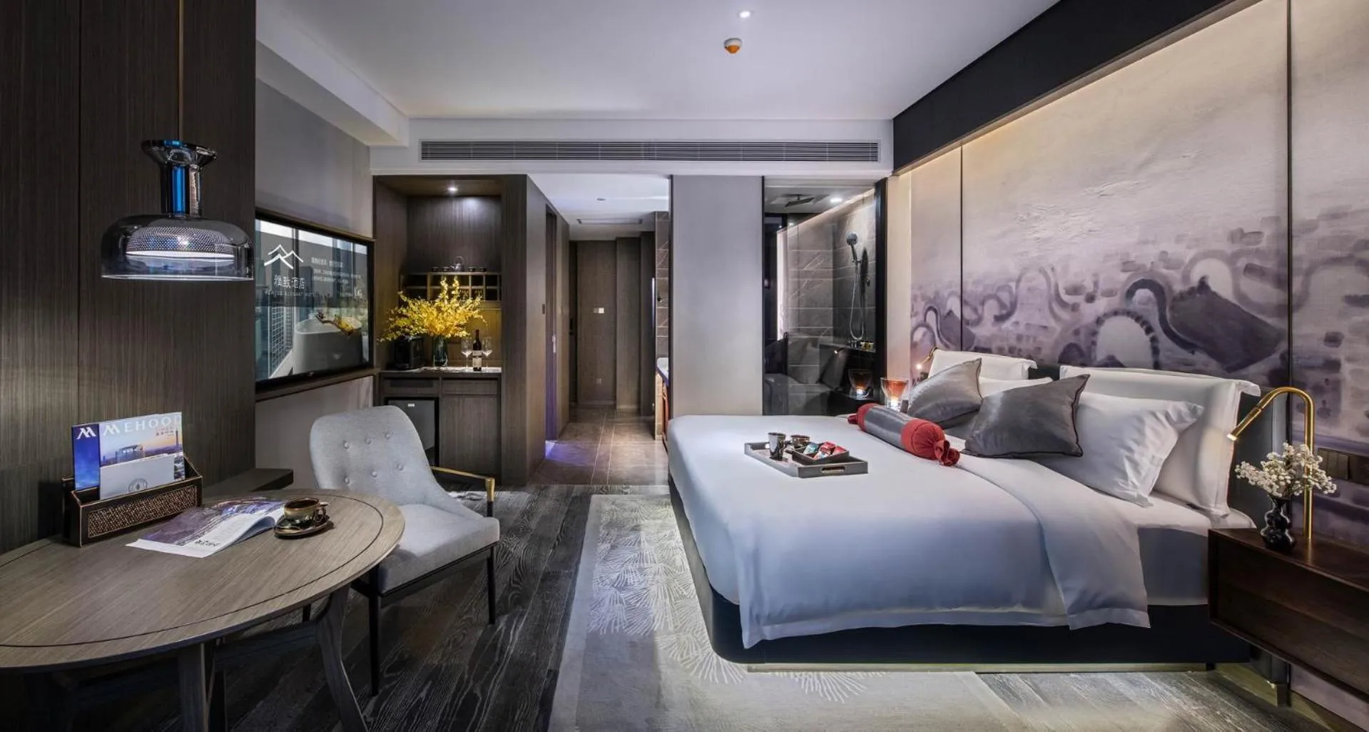 Photo of the whole room, Bed in Elegant Hotel Guangzhou Zhujiang New Town Canton Tower- Free Shuttle Bus to Canton Fair Complex during Canton Fair period