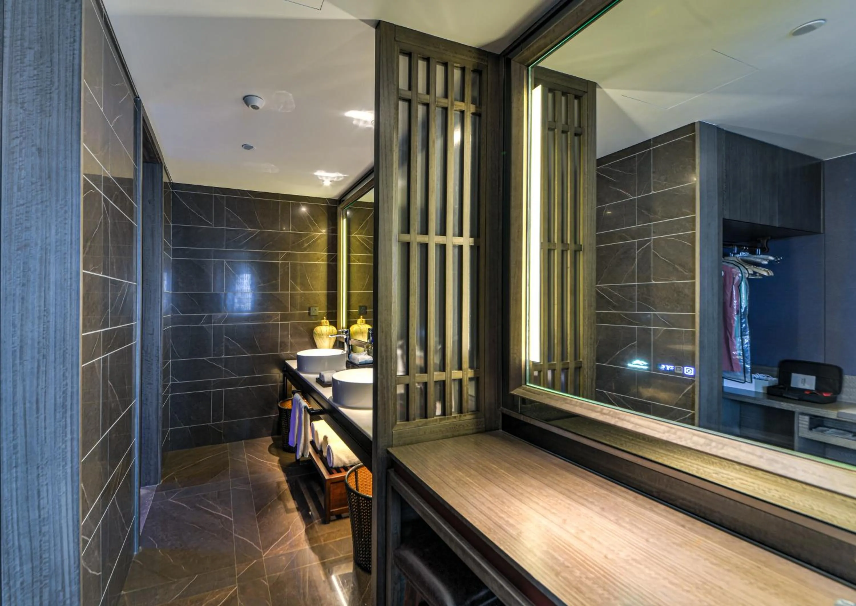 Bathroom in Elegant Hotel Guangzhou Zhujiang New Town Canton Tower- Free Shuttle Bus to Canton Fair Complex during Canton Fair period