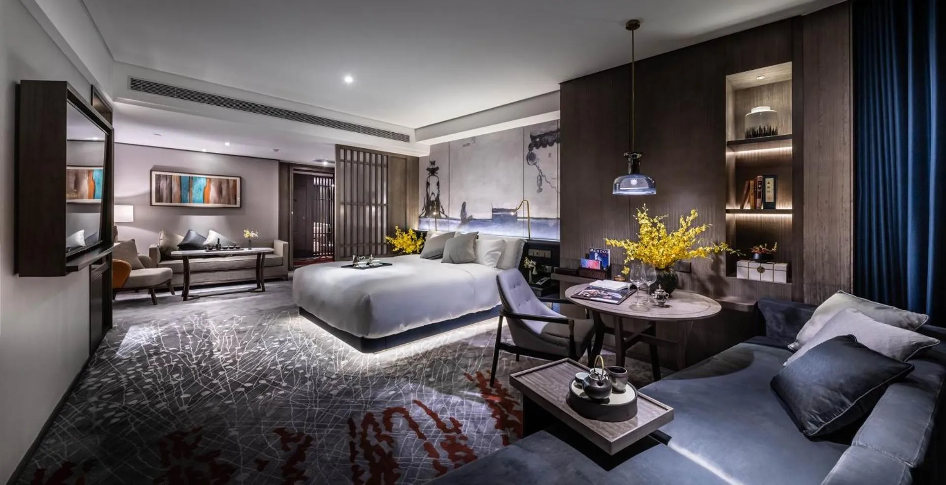 Photo of the whole room, Bed in Elegant Hotel Guangzhou Zhujiang New Town Canton Tower- Free Shuttle Bus to Canton Fair Complex during Canton Fair period