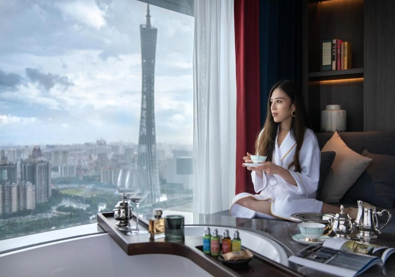 Bath in Elegant Hotel Guangzhou Zhujiang New Town Canton Tower- Free Shuttle Bus to Canton Fair Complex during Canton Fair period