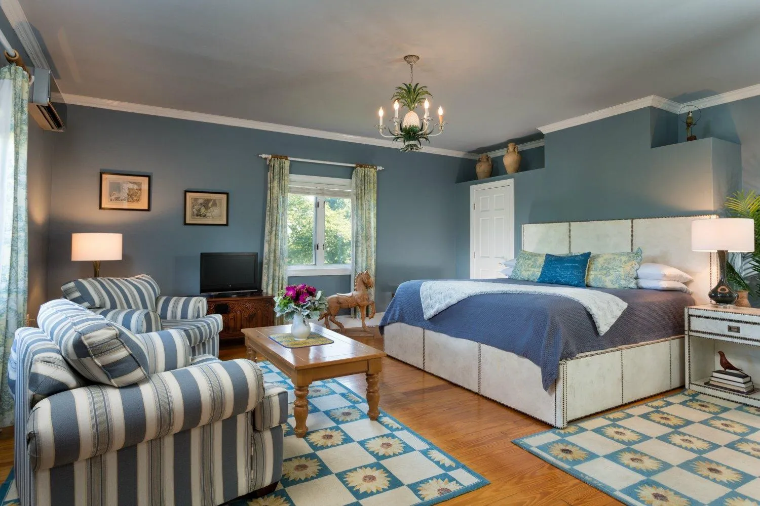 L'Auberge Provencale Inn & Restaurant