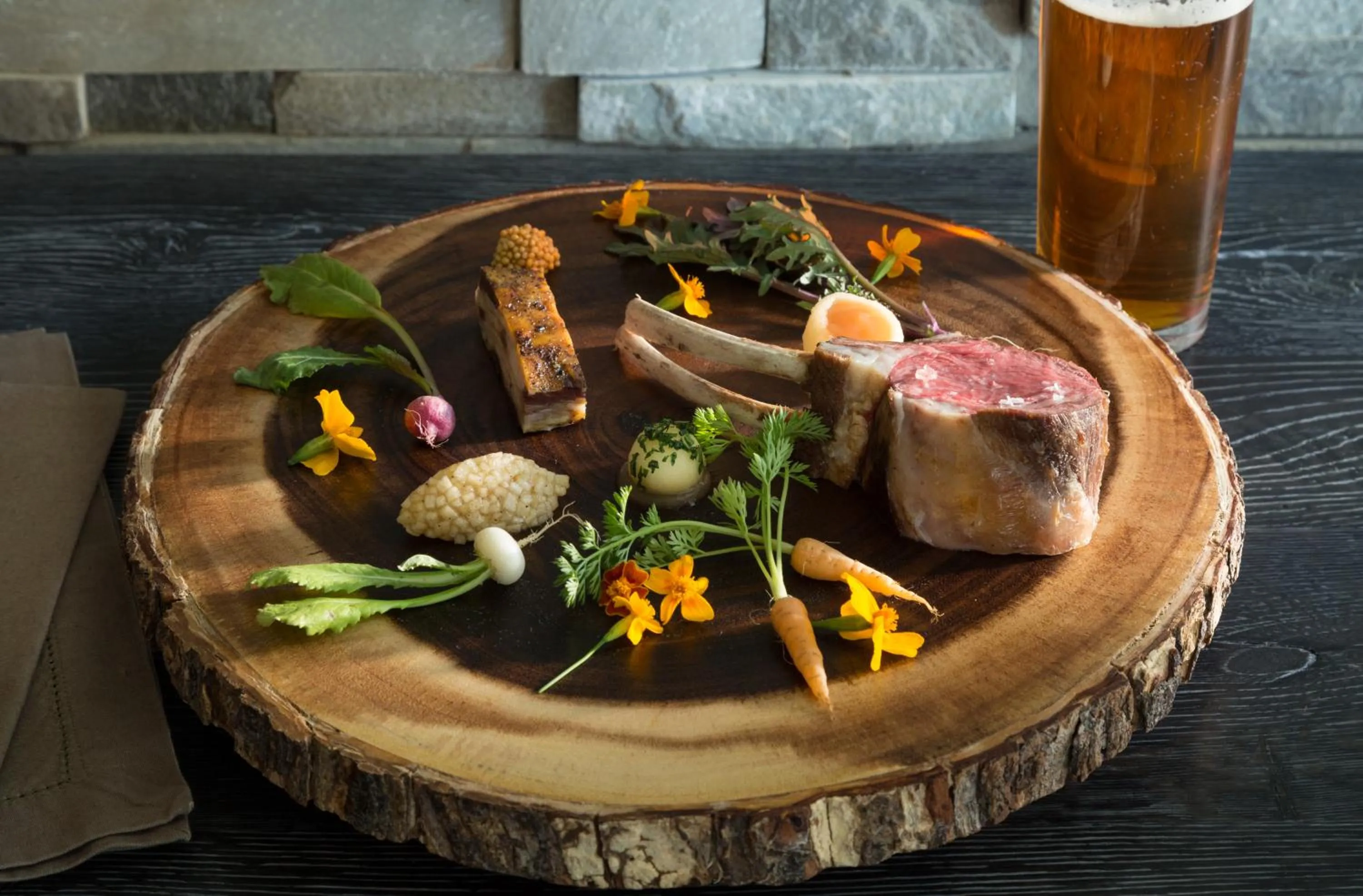 Lounge or bar in L'Auberge Provencale Inn & Restaurant