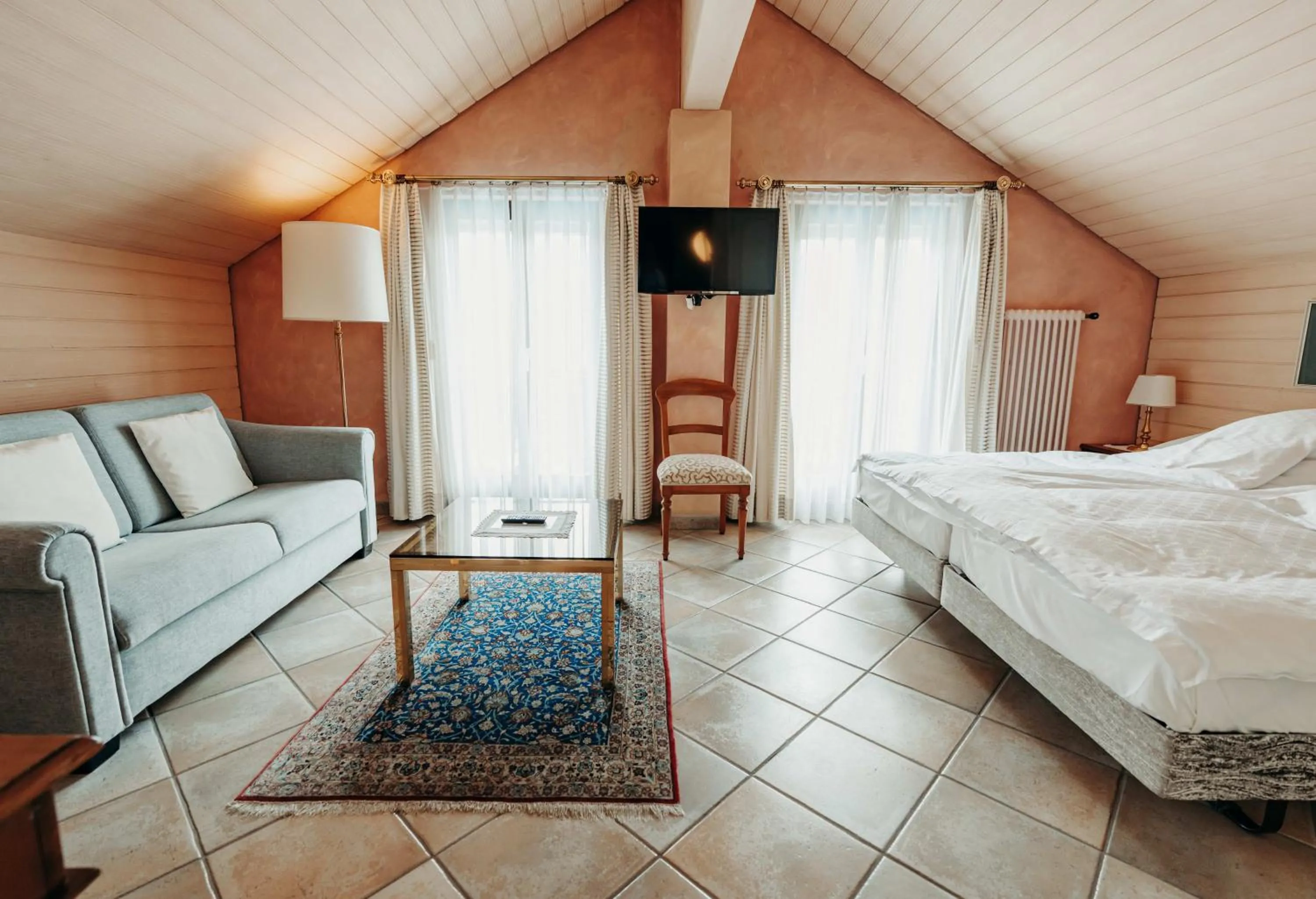 Bedroom, Bed in Romantik Hotel Castello Seeschloss