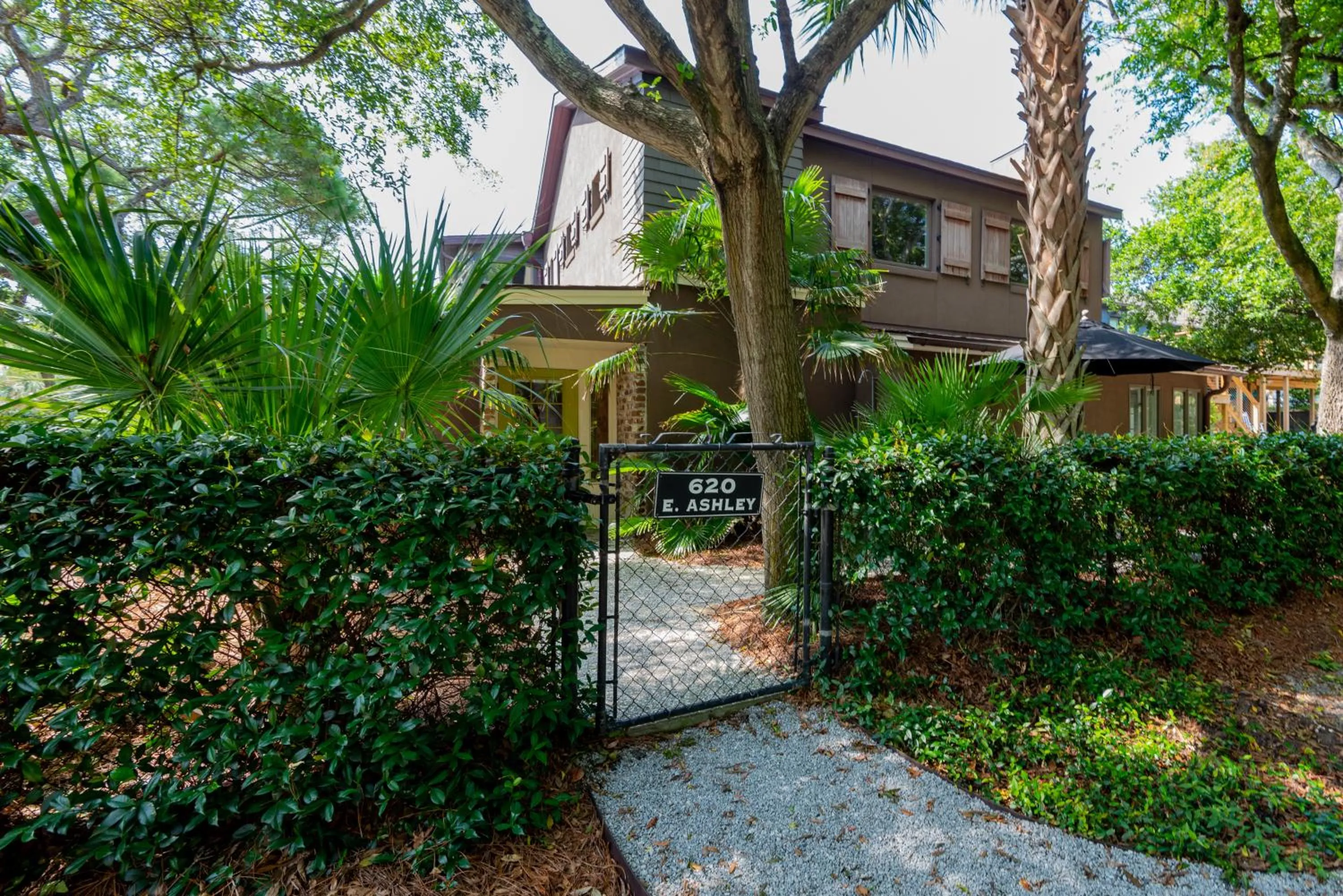 Property building in Folly Vacation 620 apartment w/bonus room, one block to the beach & pet friendly