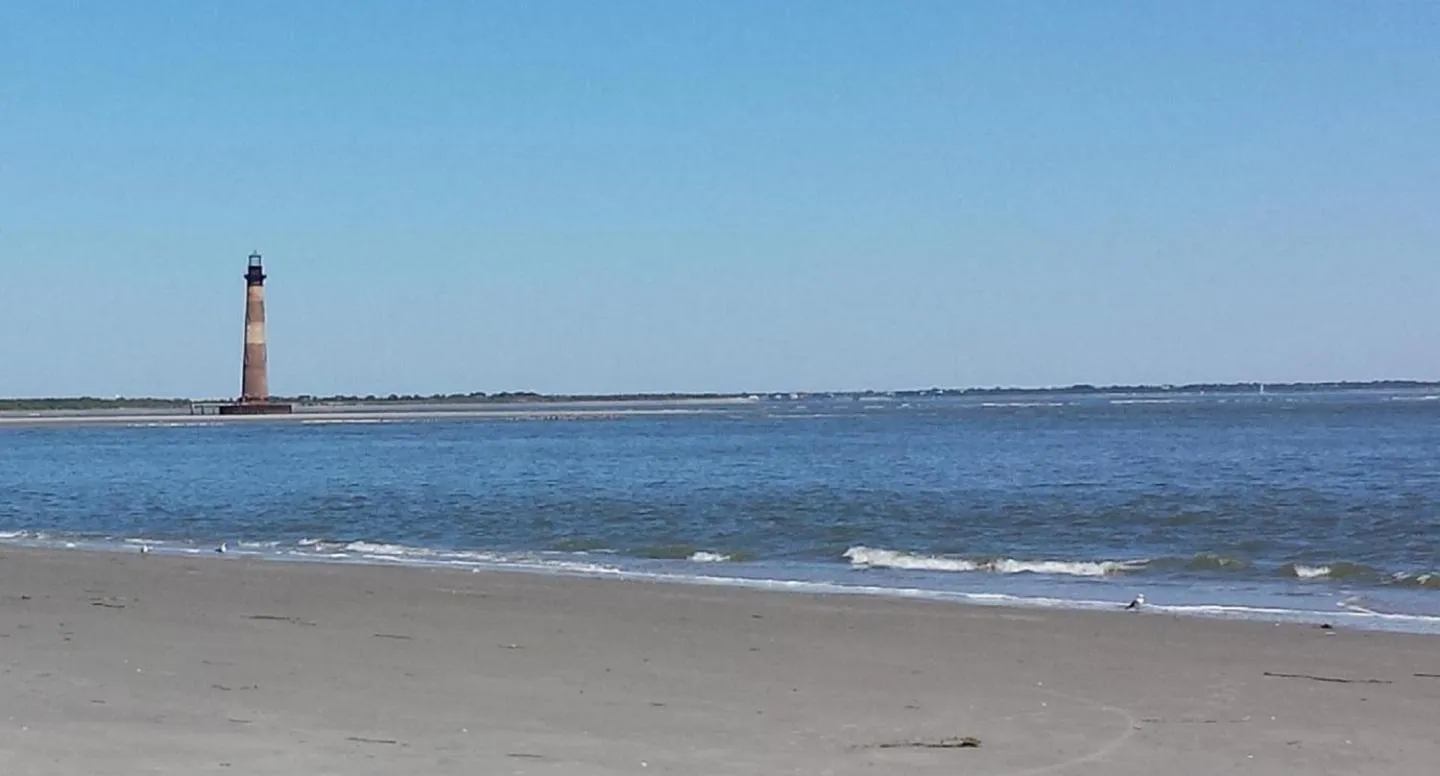 Folly Vacation 620 apartment w/bonus room, one block to the beach & pet friendly