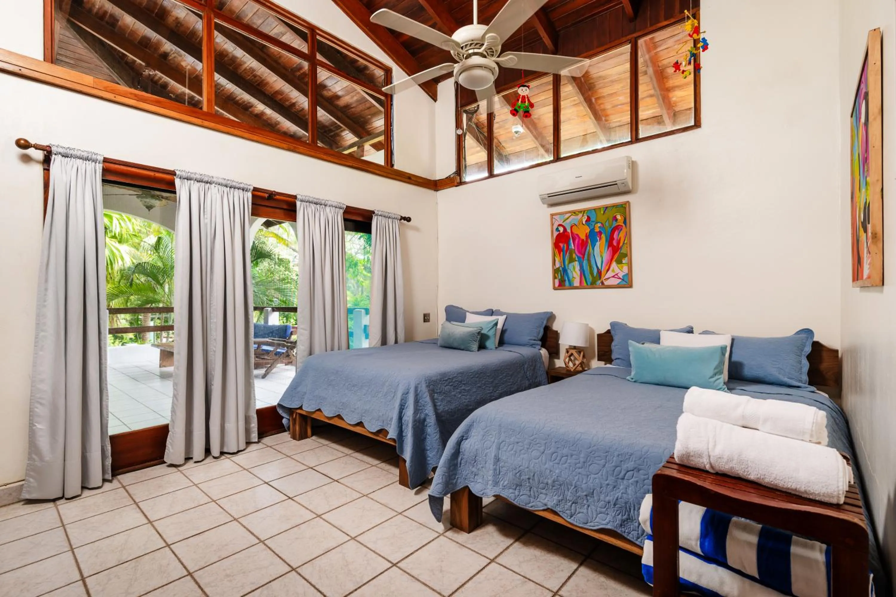 Bedroom, Bed in Casa Sueca Hotel - At the Beach