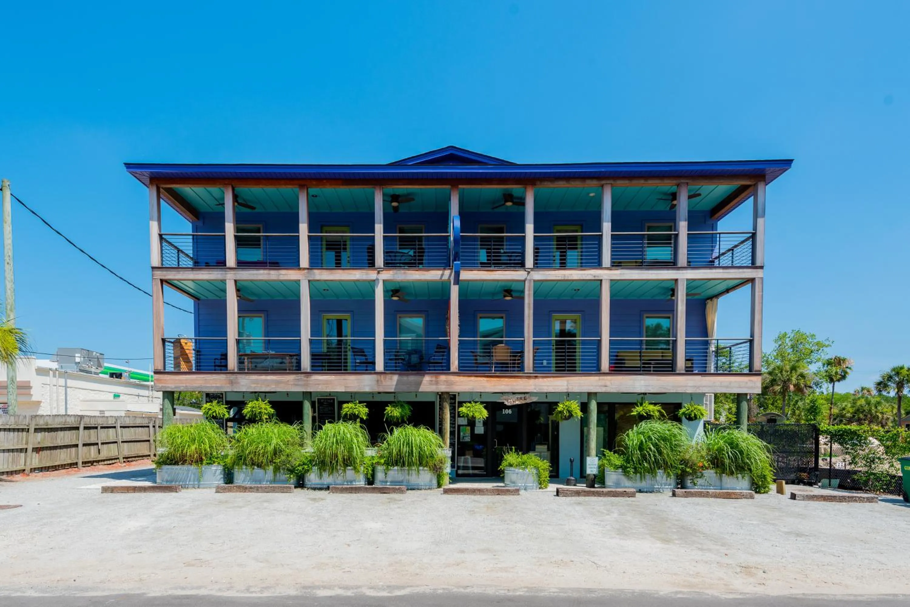 Folly Vacation Perfect Purple Palace Apt A