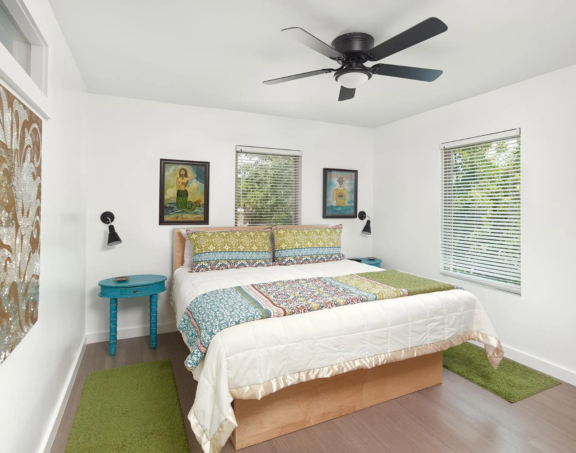 Bed in Folly Vacation Great Location, Super Cute & Spacious Apt B
