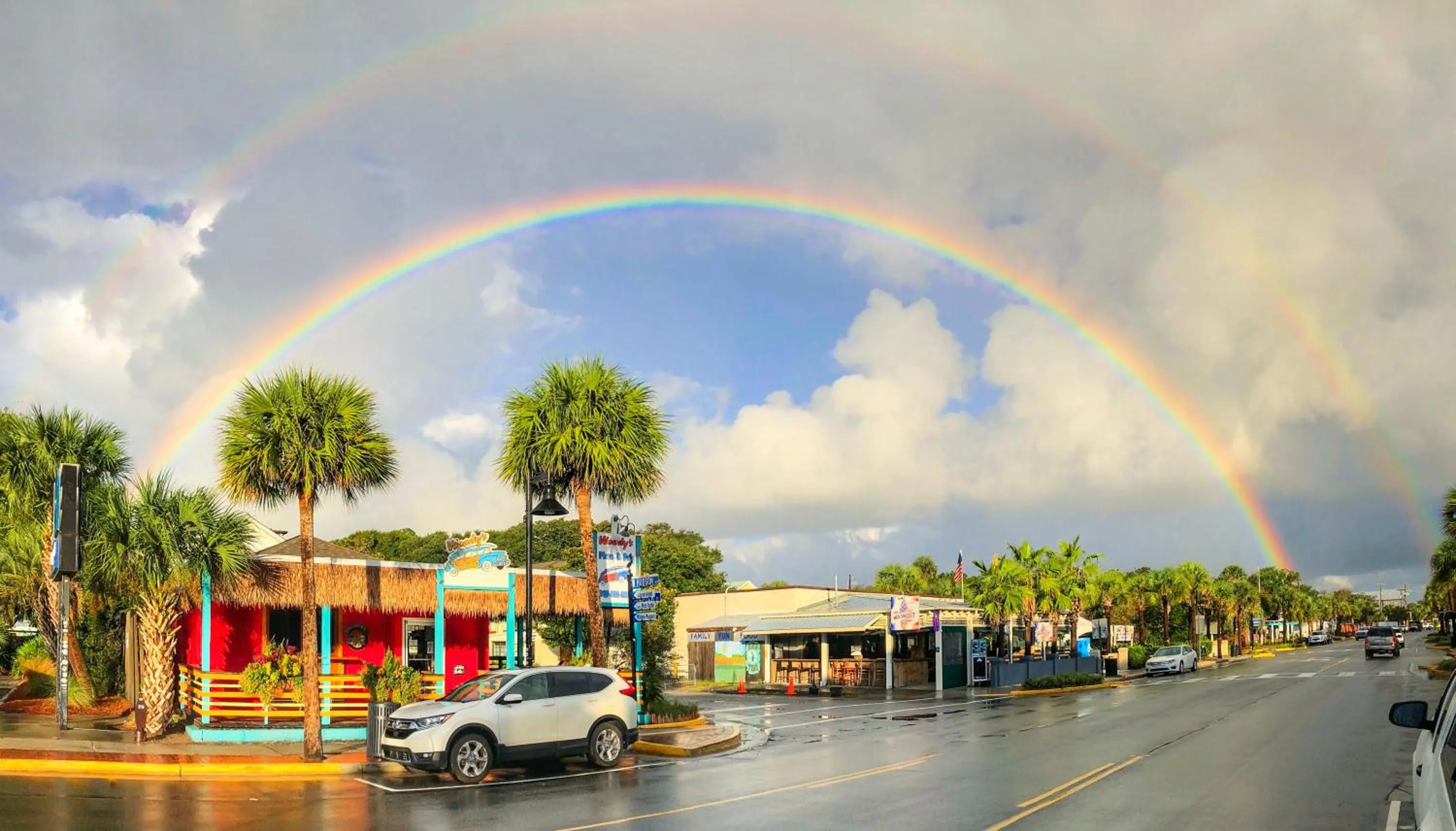 Folly Vacation Perfect Purple Palace Apt C