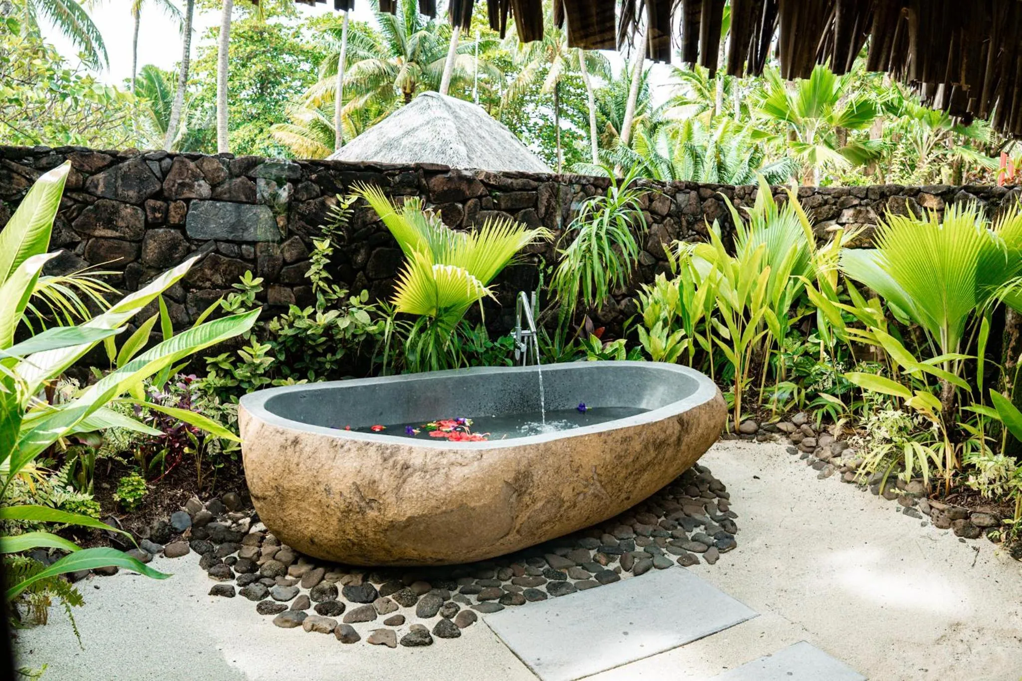 Bath in Le Taha'a by Pearl Resorts