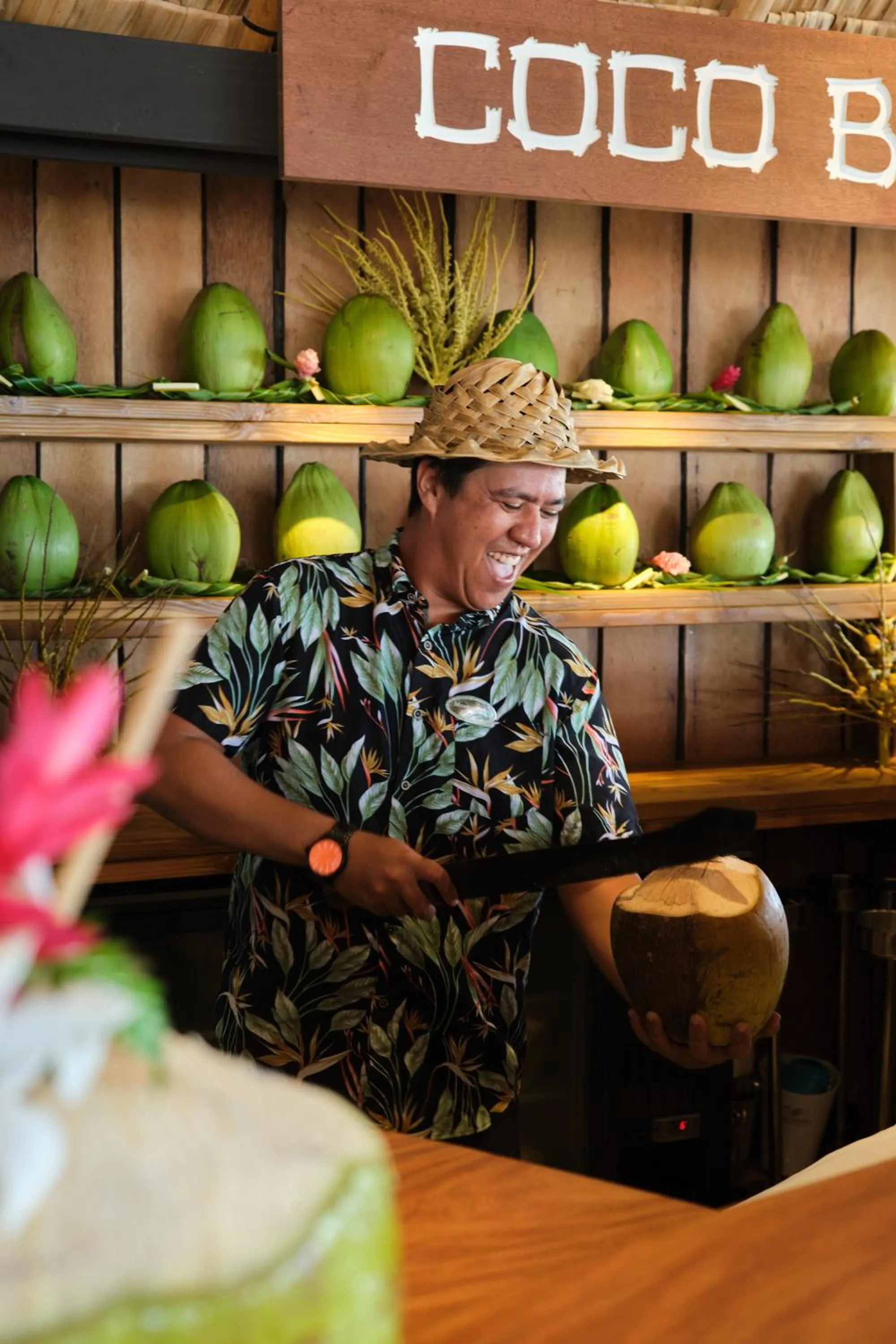 Lounge or bar in Le Taha'a by Pearl Resorts