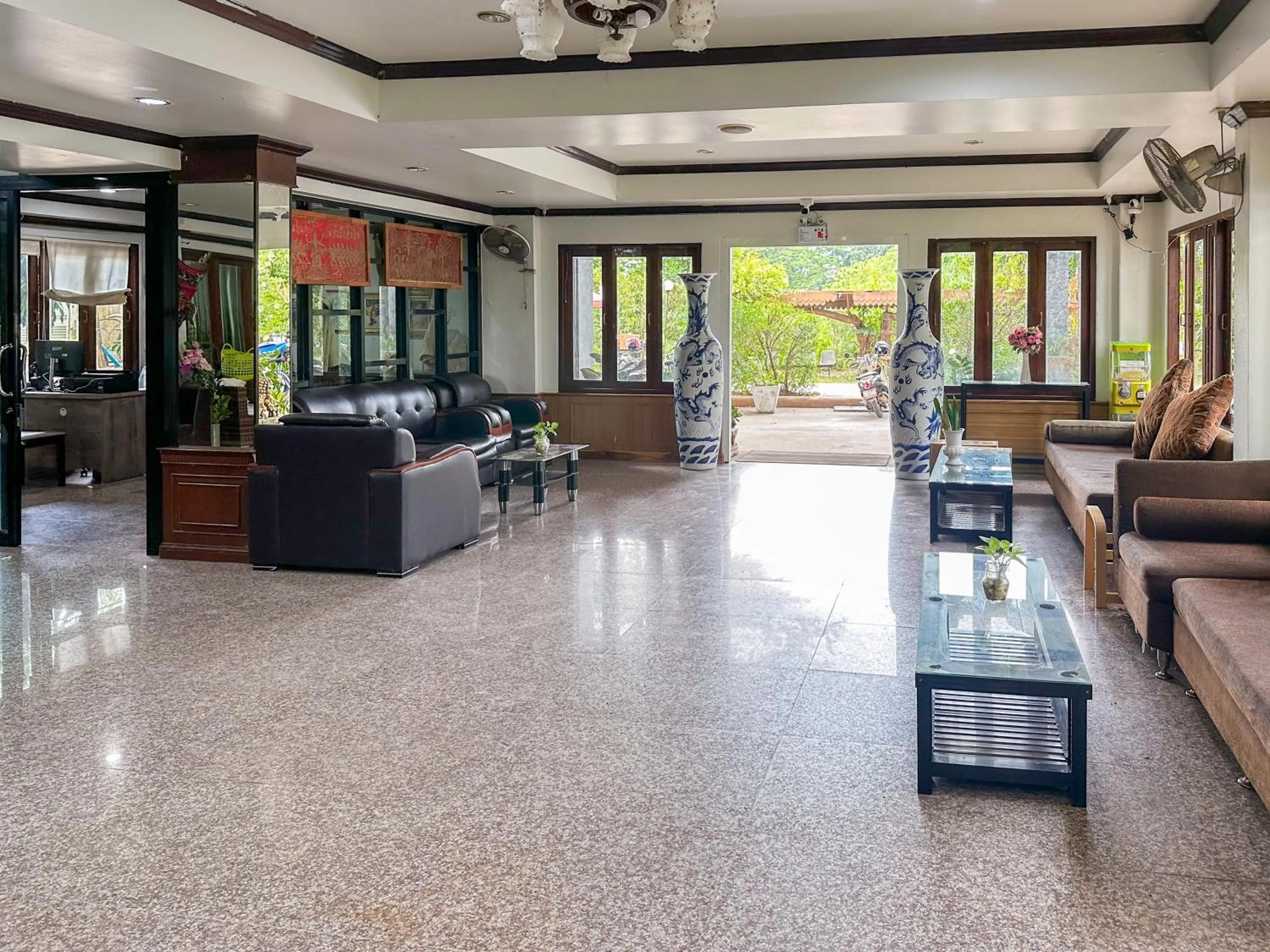 Seating area in Baiboon Grand Hotel