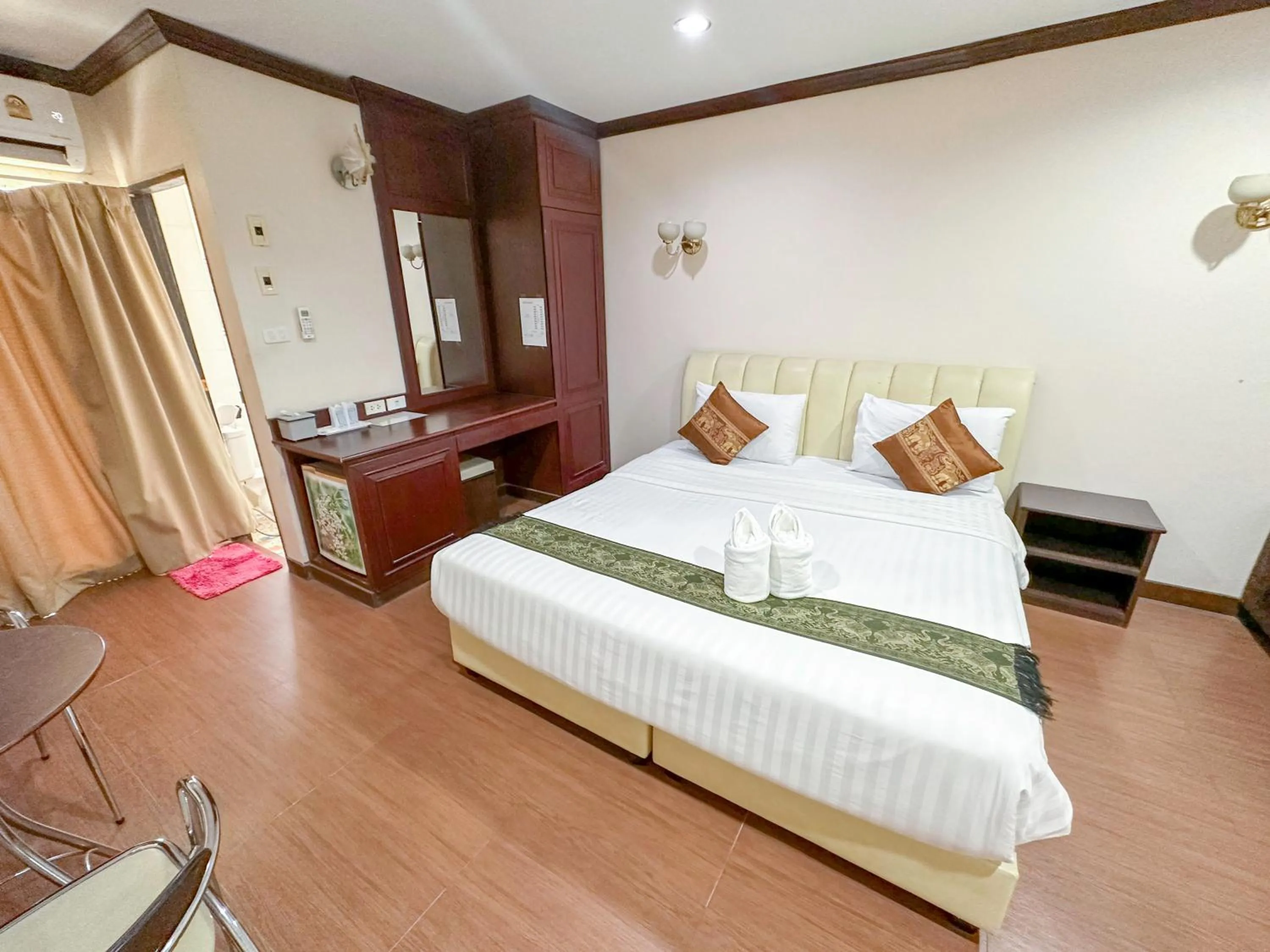 Bed in Baiboon Grand Hotel