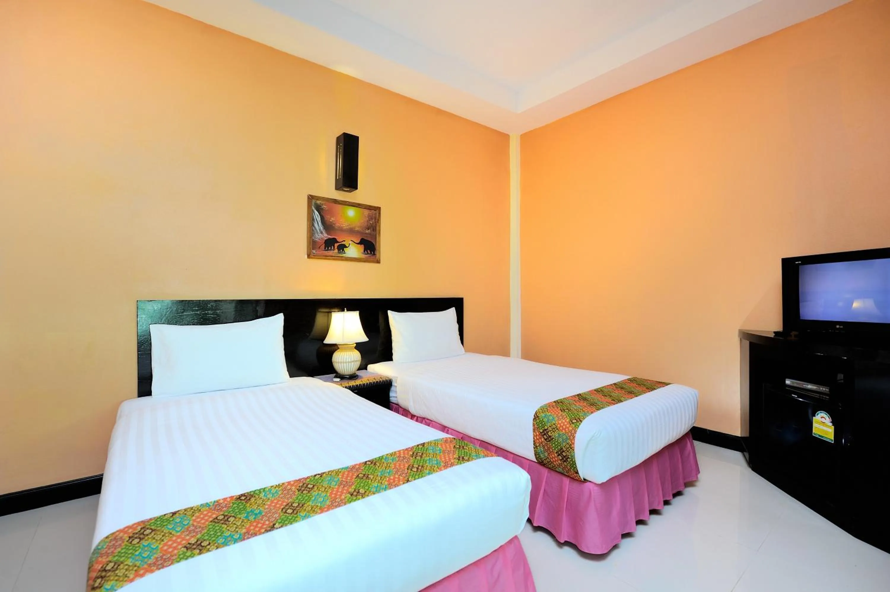 Bed in Phi Phi Chang Grand Resort