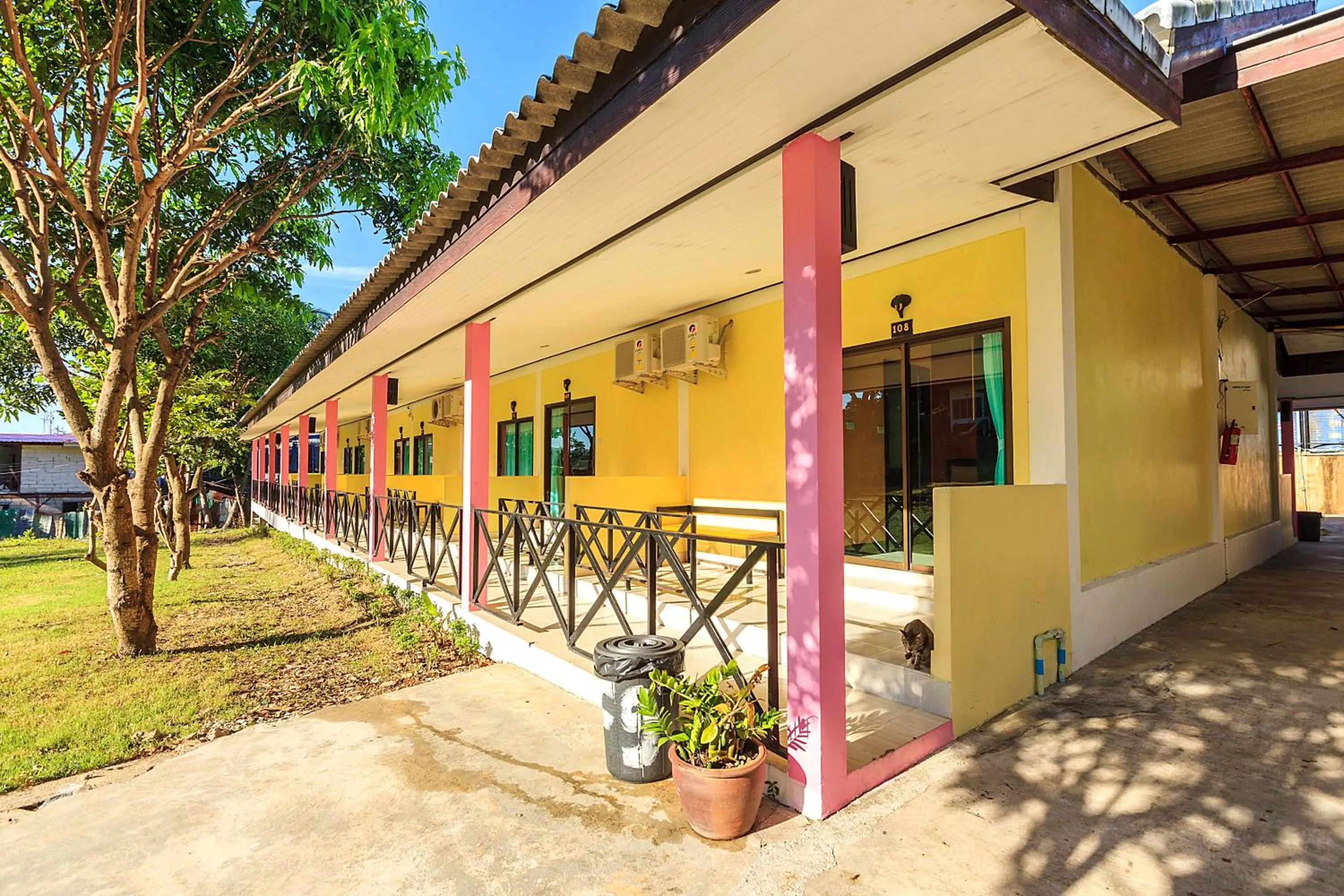 Property building in Phi Phi Chang Grand Resort