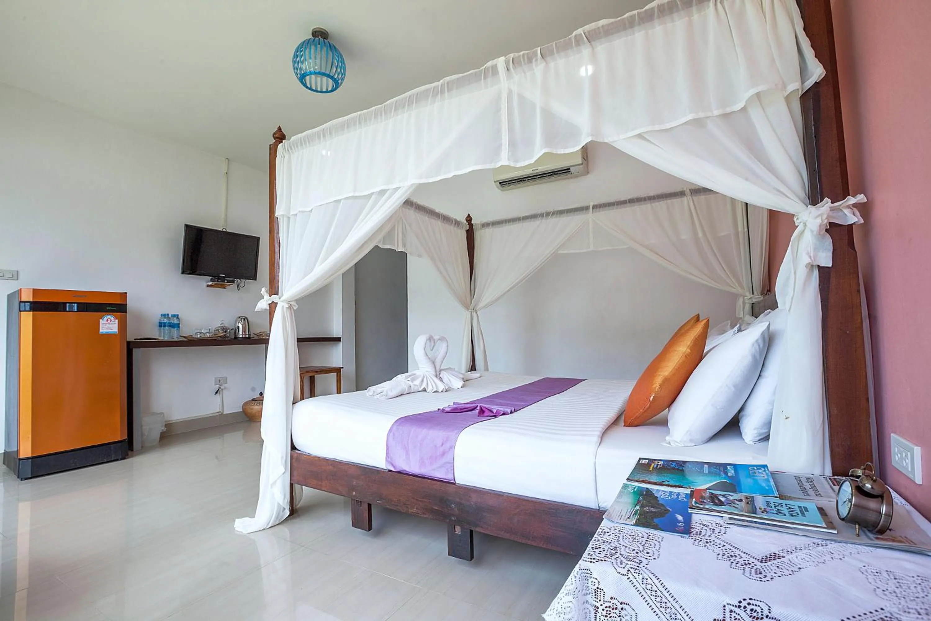 Bed in Phi Phi Chang Grand Resort
