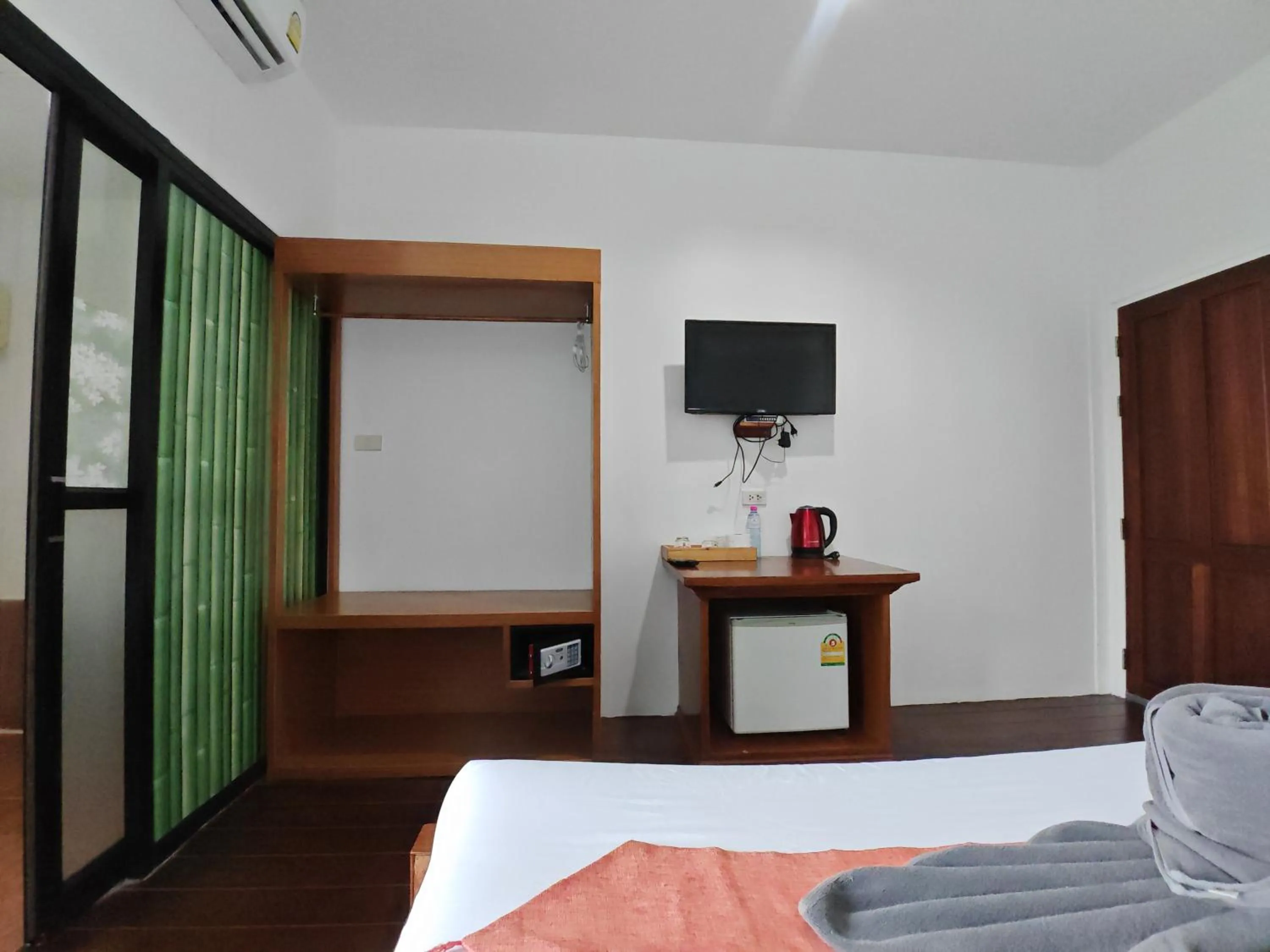 Bed in Phi Phi Chang Grand Resort