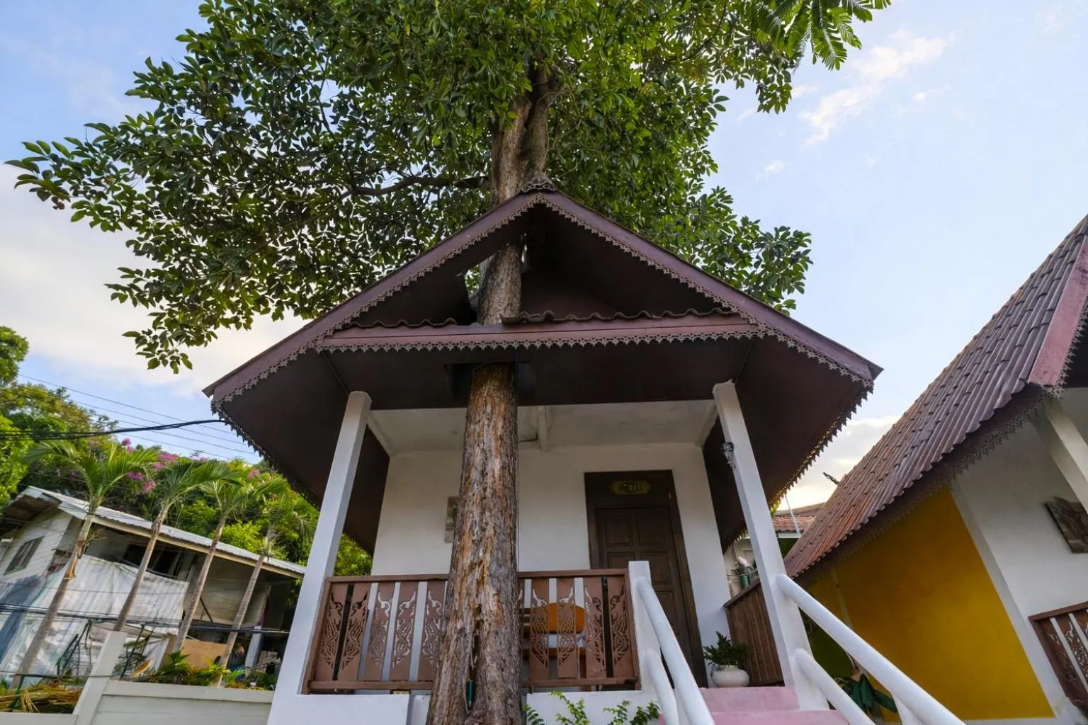 Property building in Phi Phi Chang Grand Resort