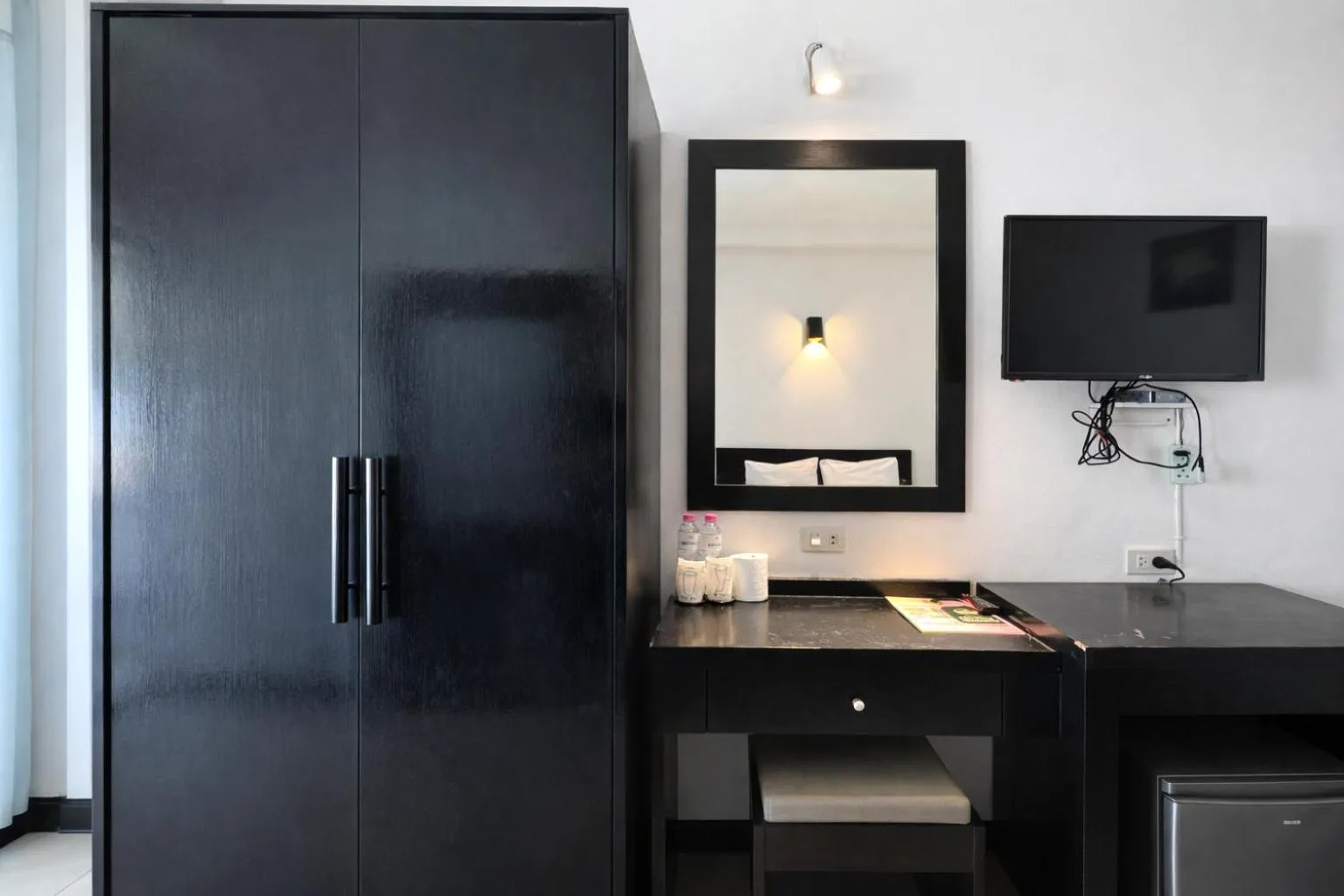 wardrobe in Phi Phi Chang Grand Resort