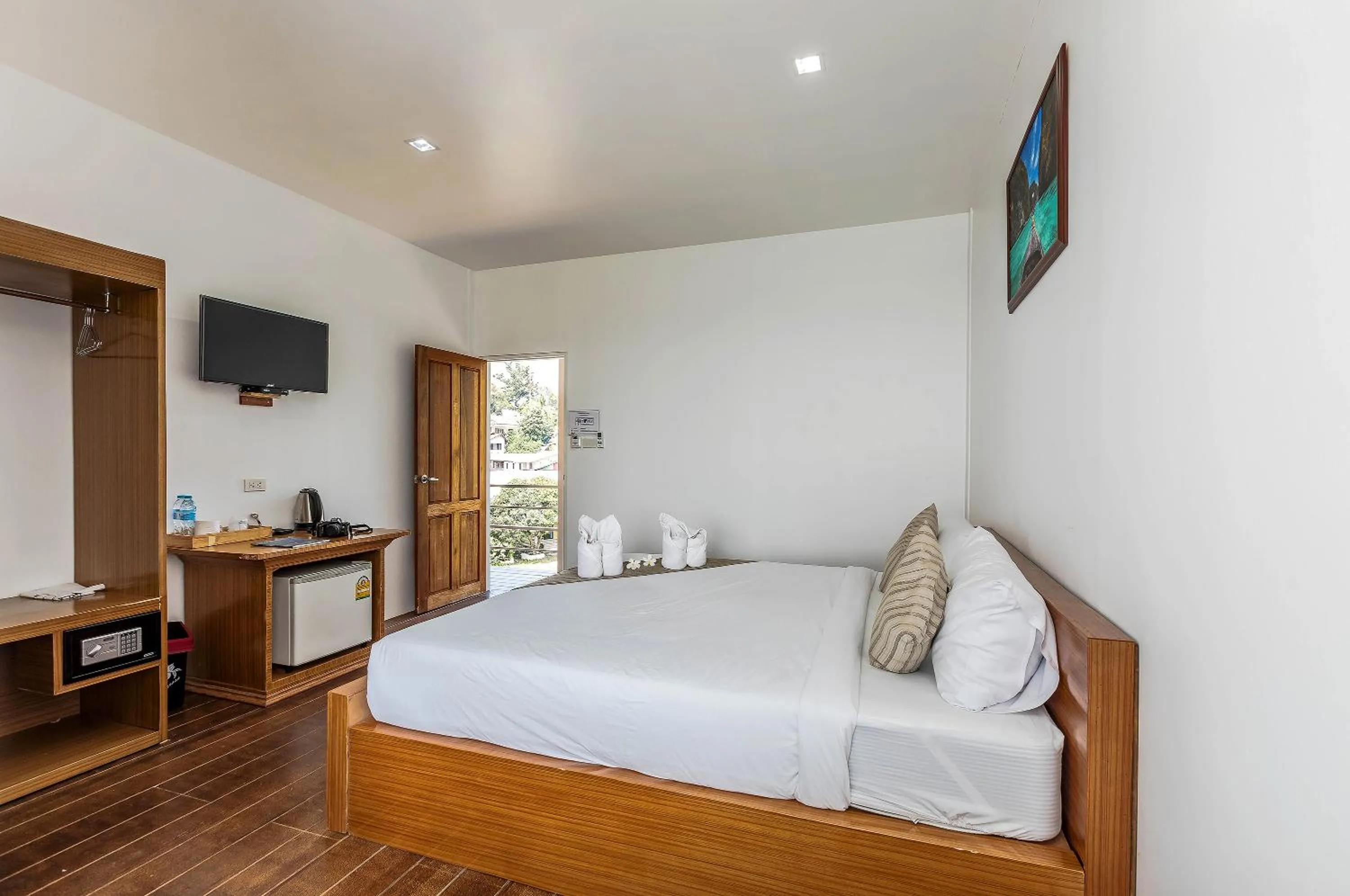 Bed in Phi Phi Chang Grand Resort