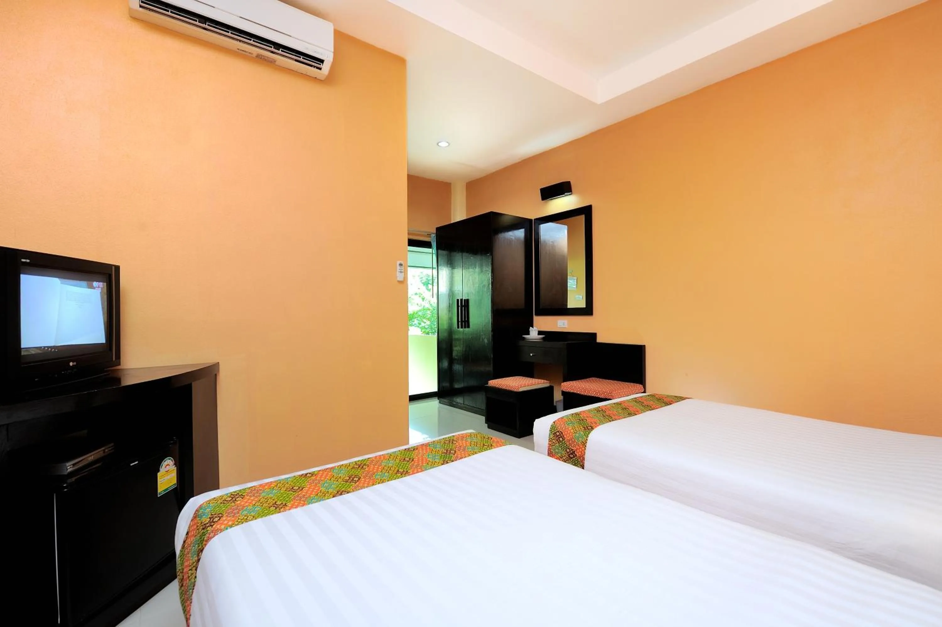 Bed in Phi Phi Chang Grand Resort