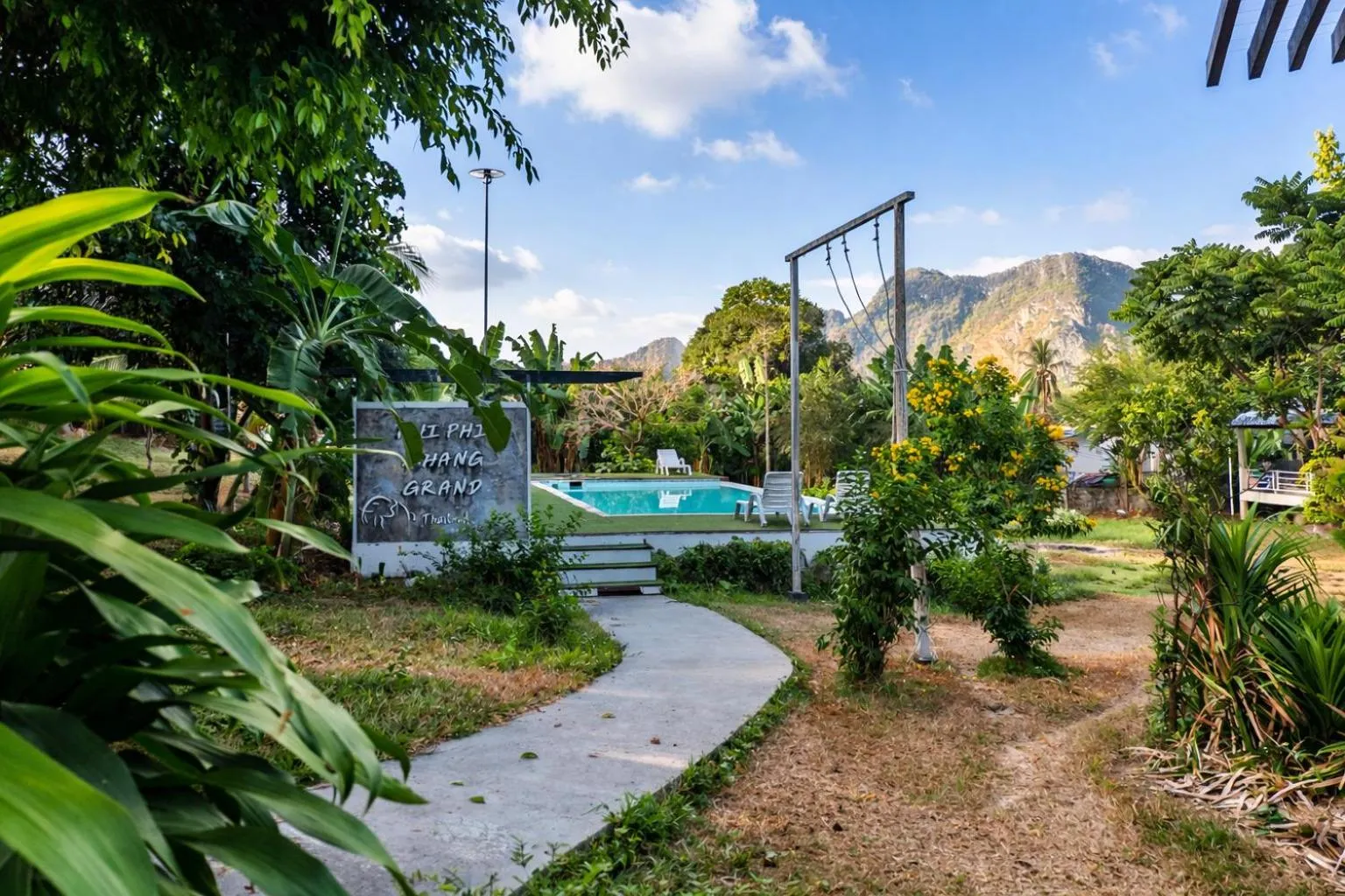 Swimming pool in Phi Phi Chang Grand Resort