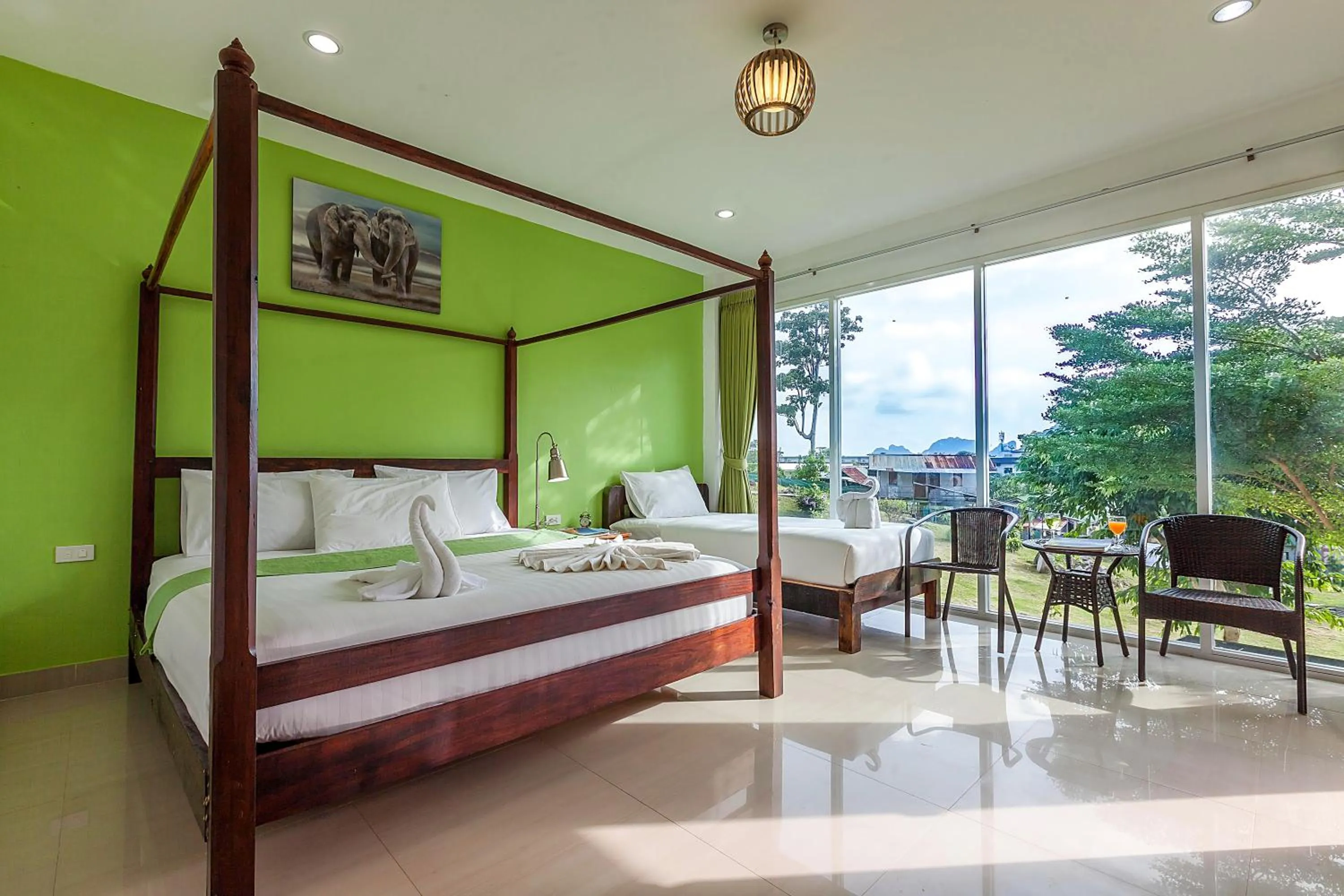 Bed in Phi Phi Chang Grand Resort