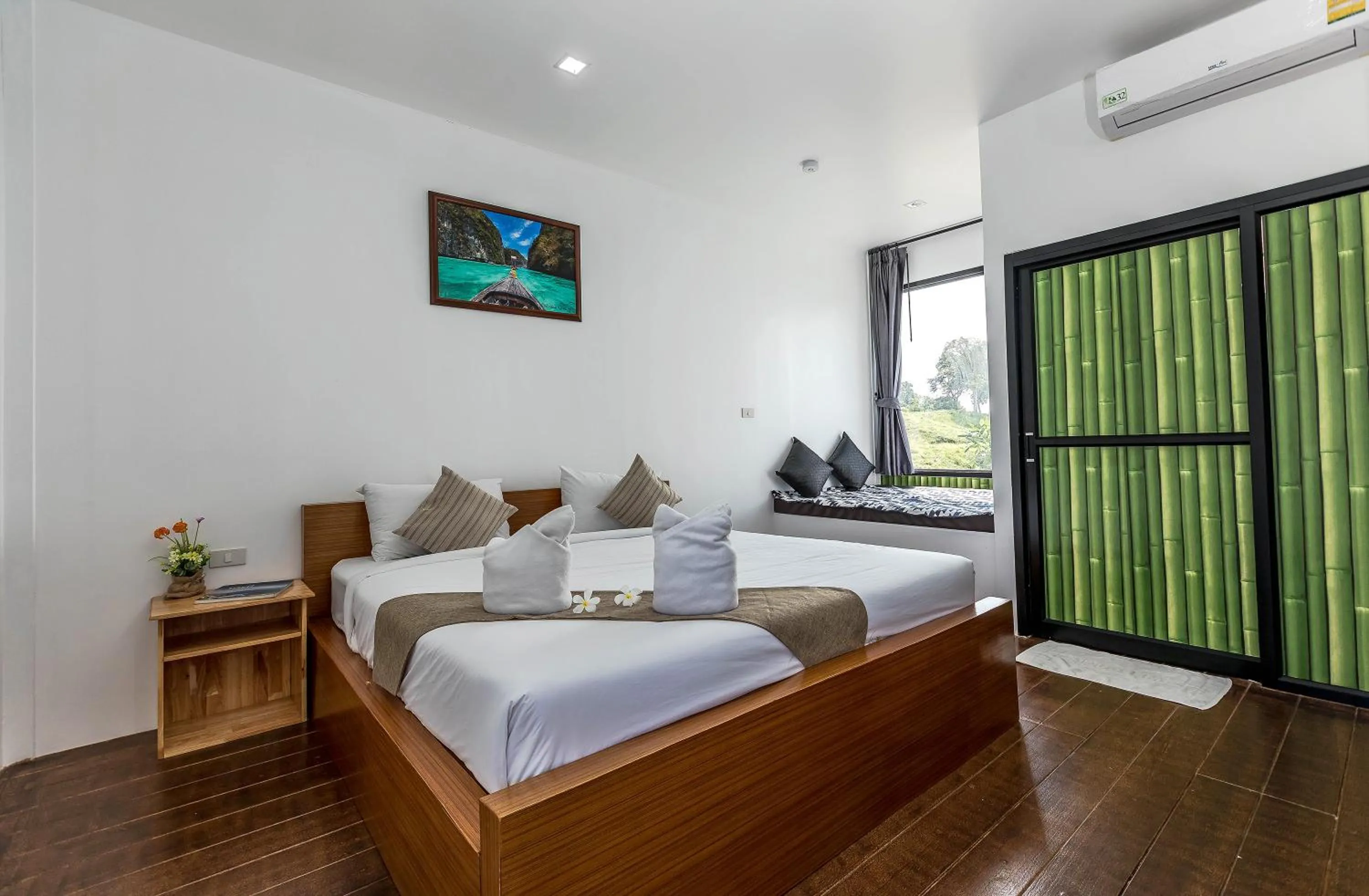 Bed in Phi Phi Chang Grand Resort