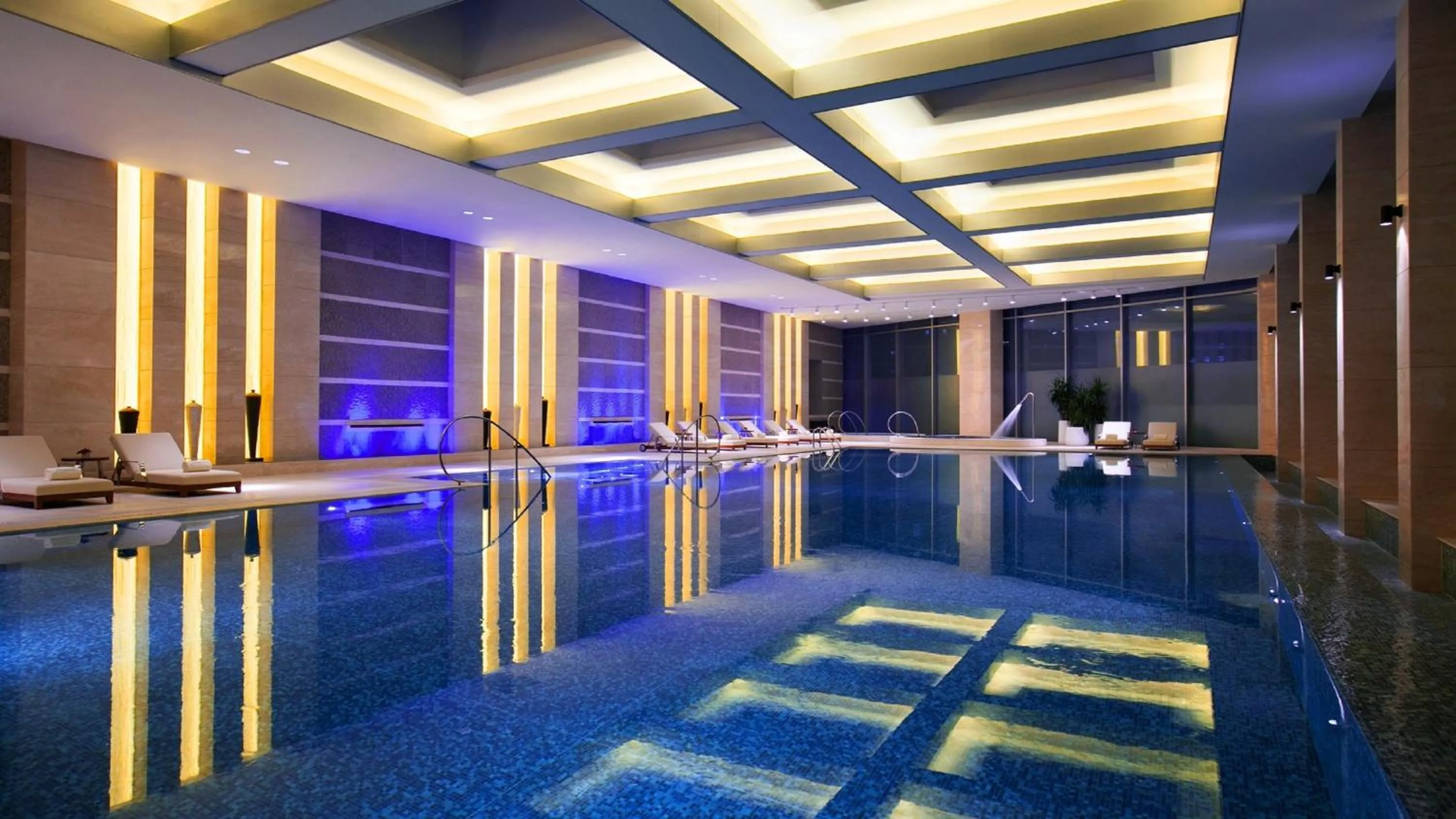 Swimming pool in Kempinski Hotel Taiyuan