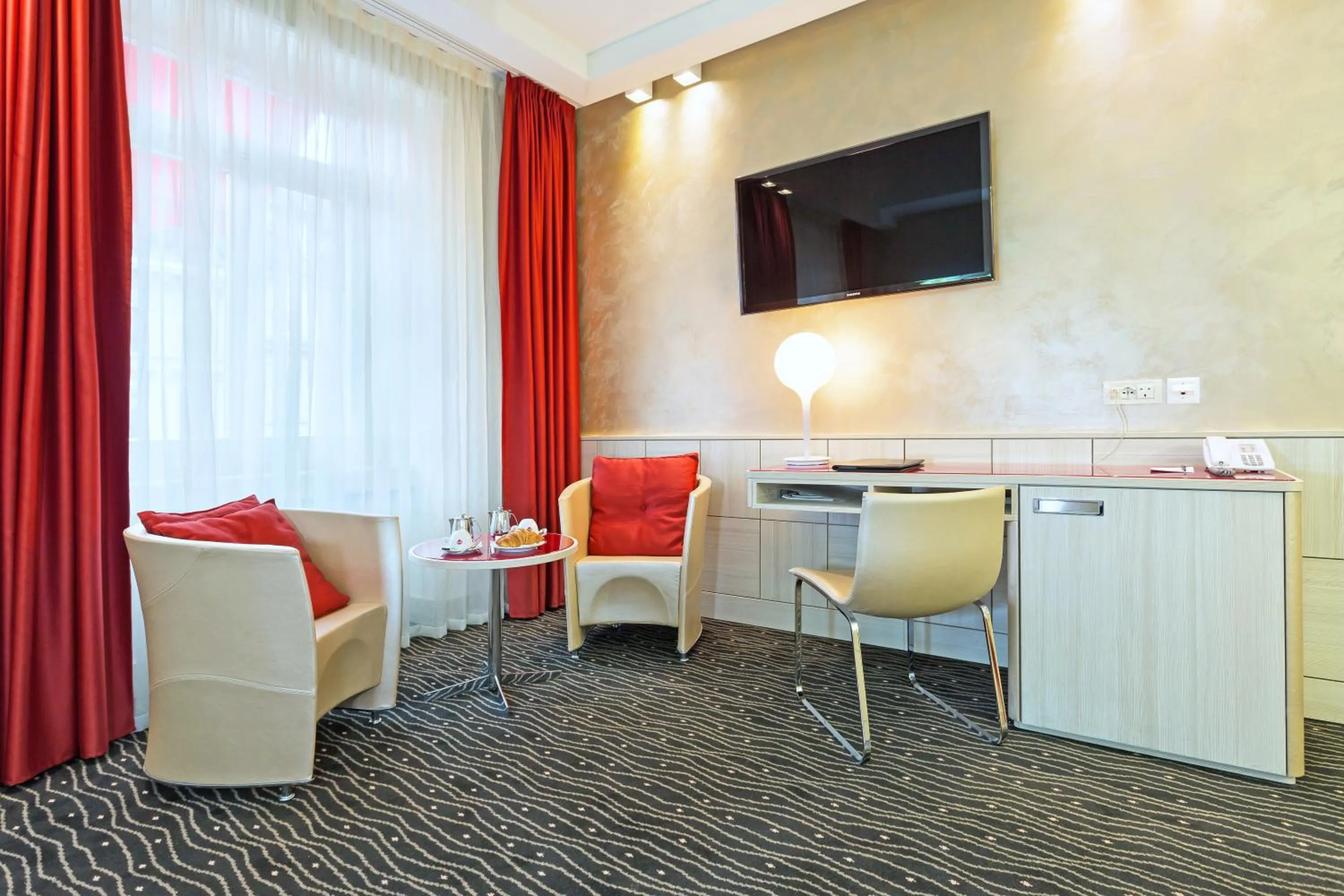 Photo of the whole room in Hotel St.Gotthard