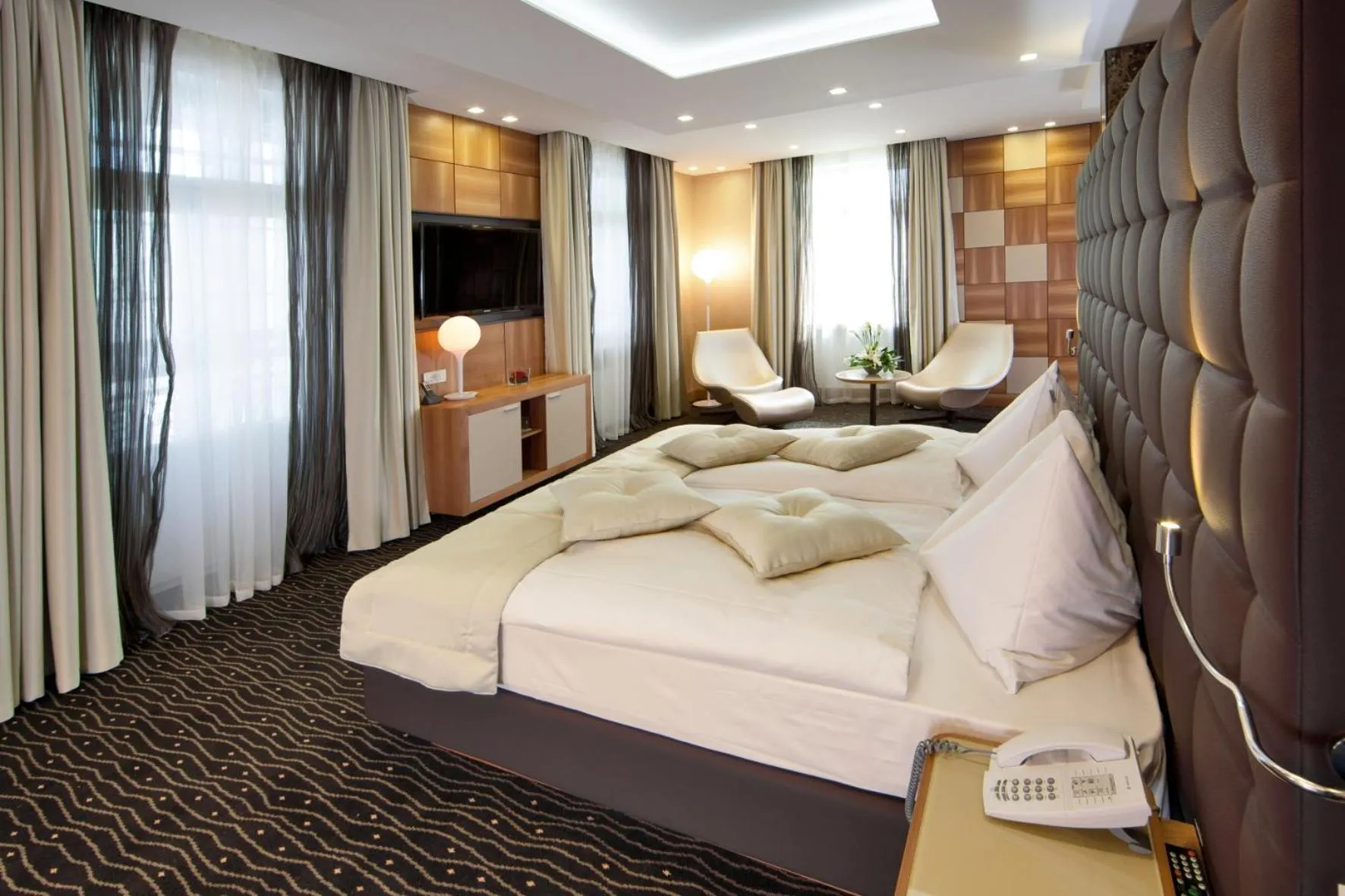 Bedroom, Bed in Hotel St.Gotthard