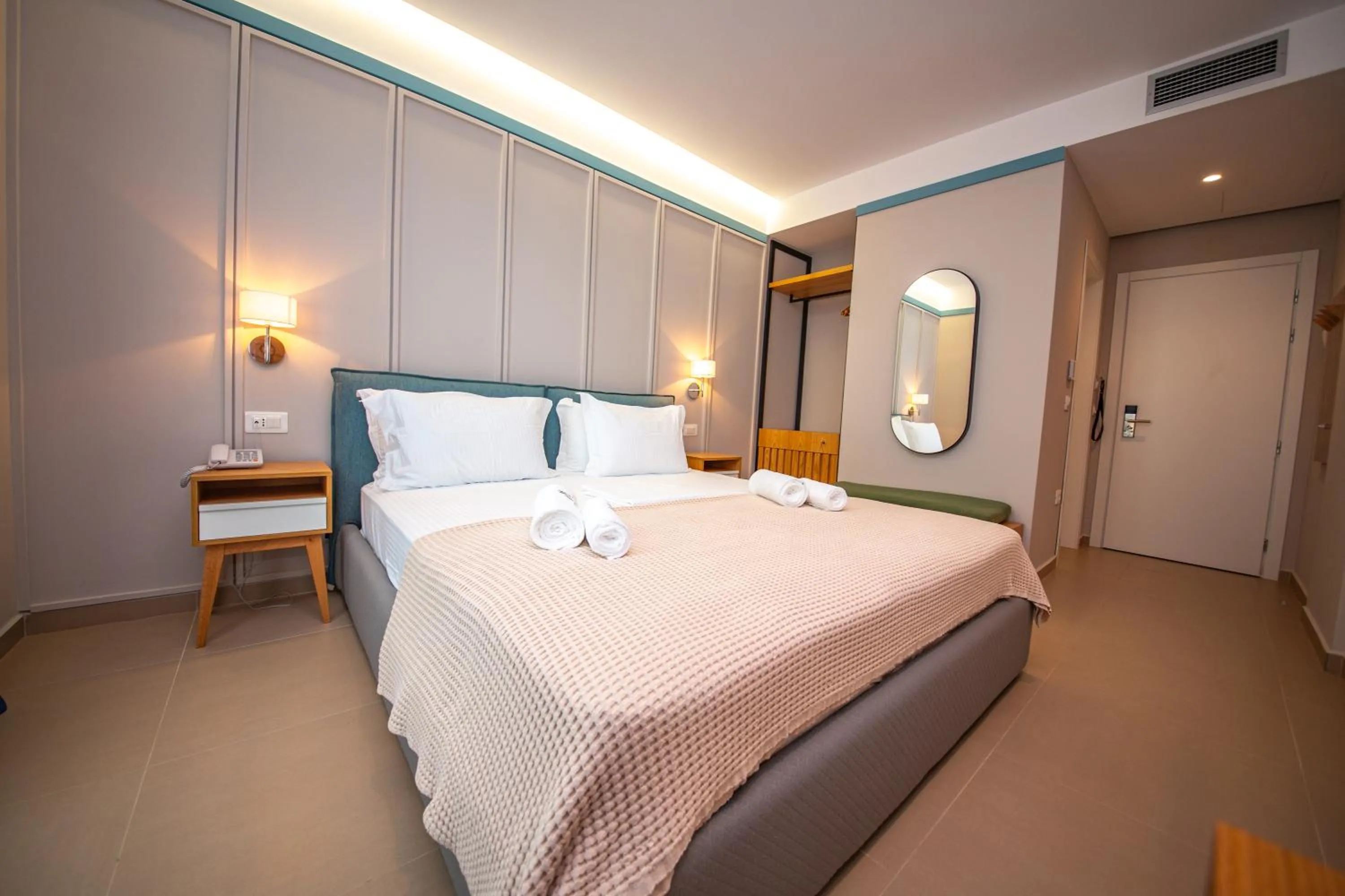 Bedroom, Bed in Hotel Olive Ksamil