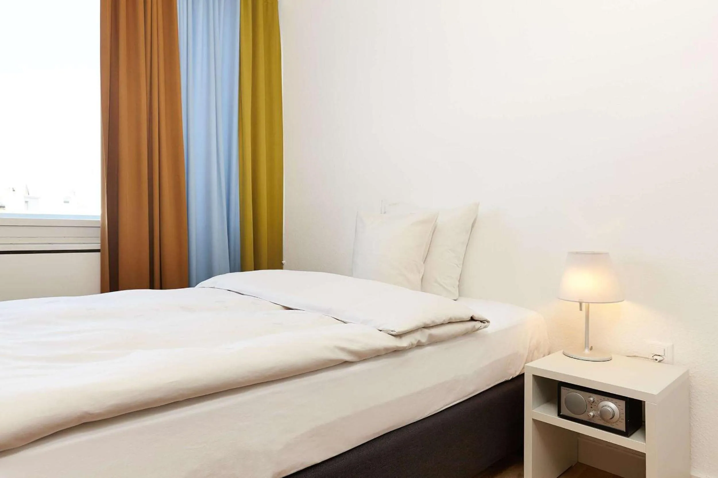 Photo of the whole room, Bed in Steinenschanze Charming City & Garden Hotel