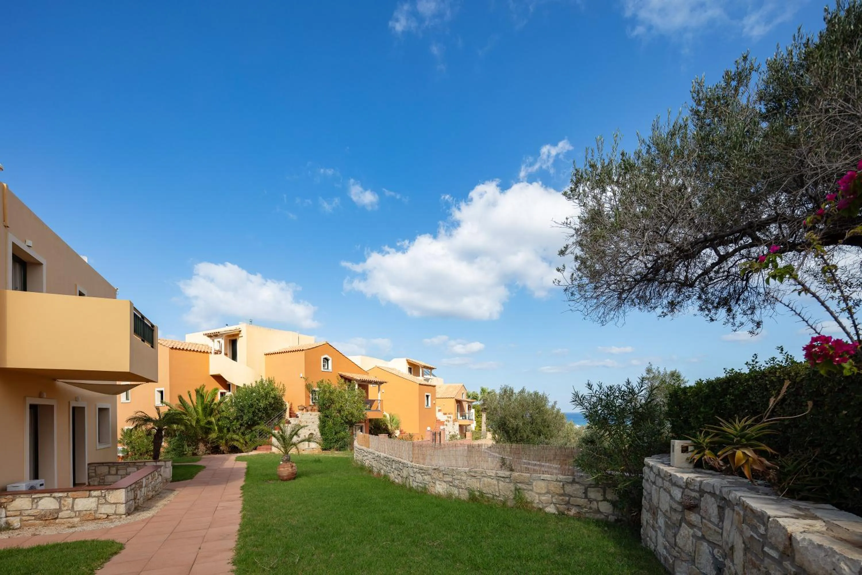 Property building in Dia Apartments