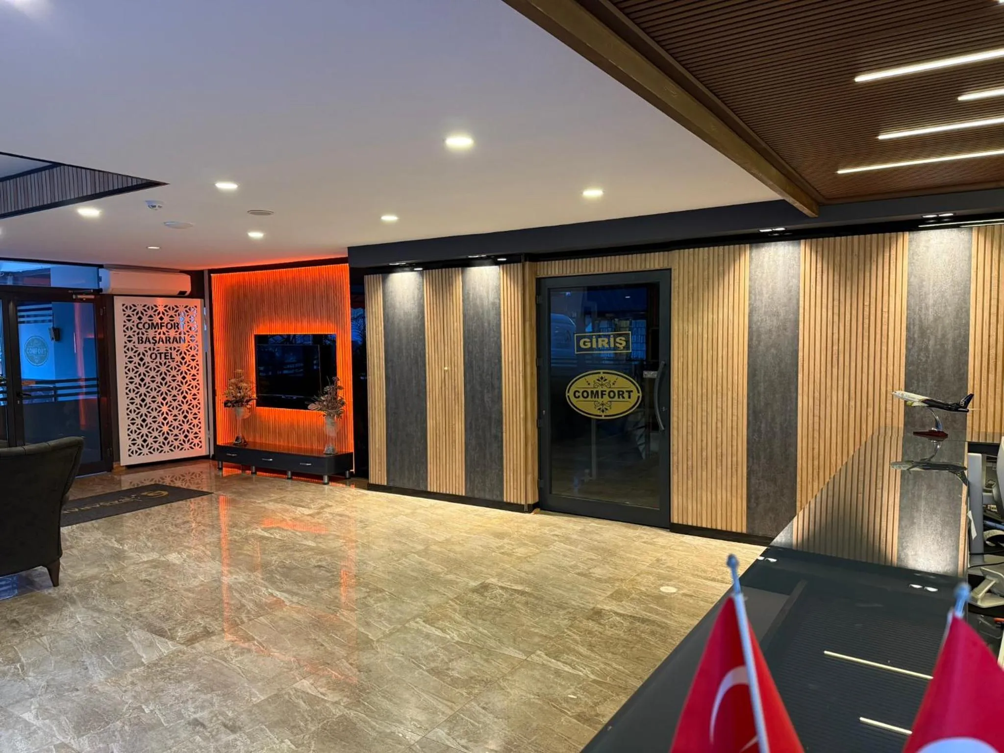 Communal lounge/ TV room in Comfort Başaran OTEL