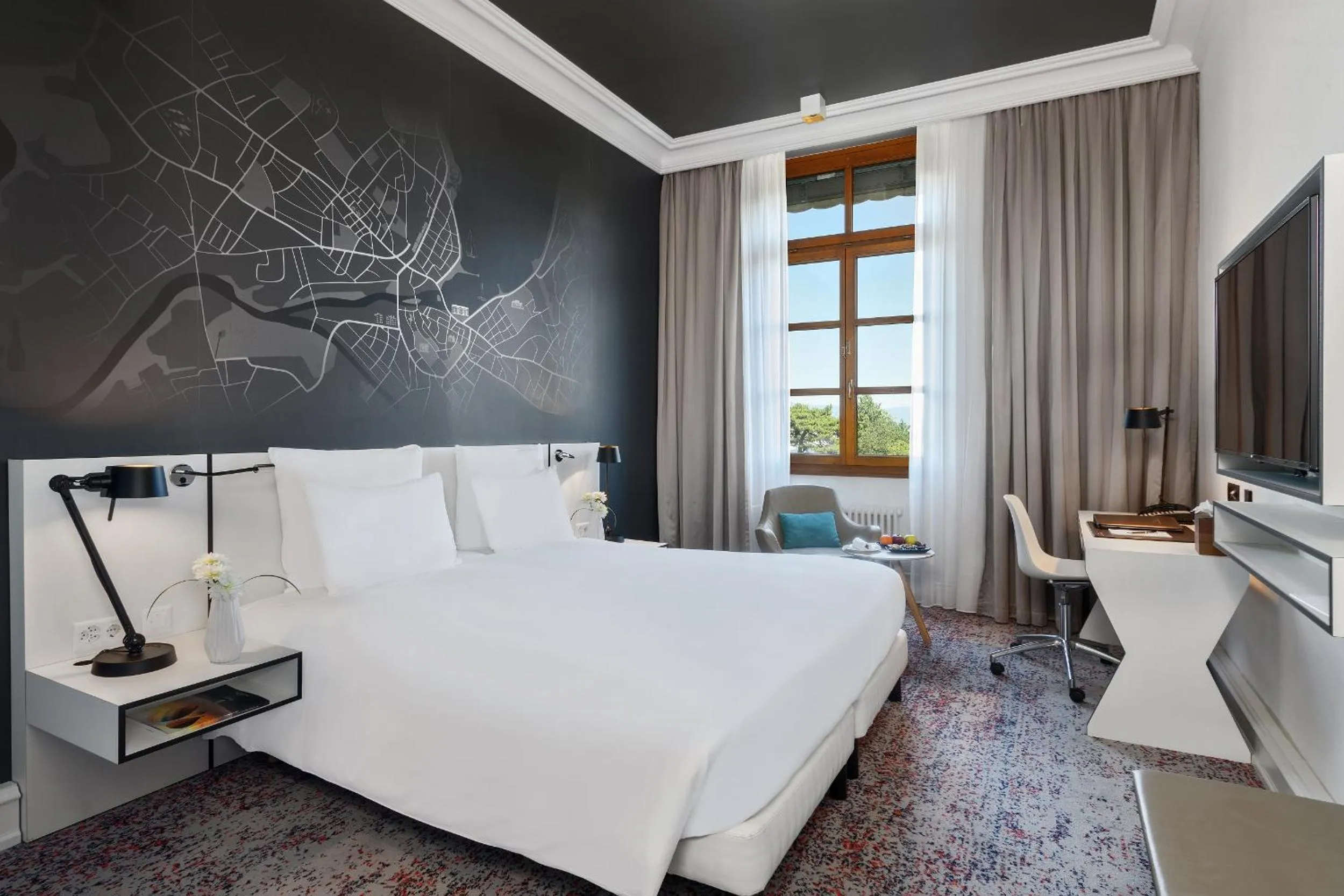 Bedroom, Bed in Hôtel Métropole Genève